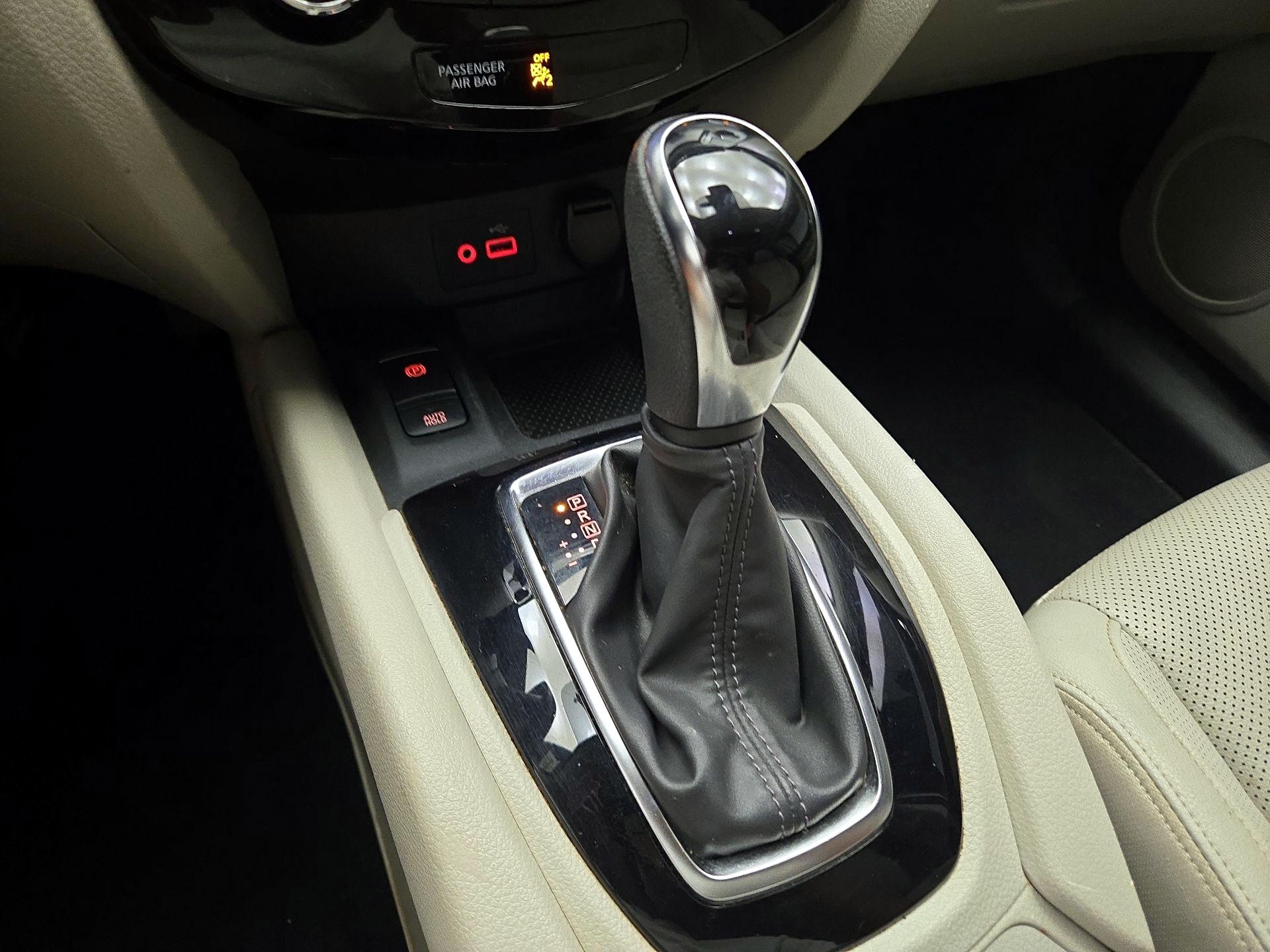 Thumbnail: 2021 Nissan Rogue Sport - 16