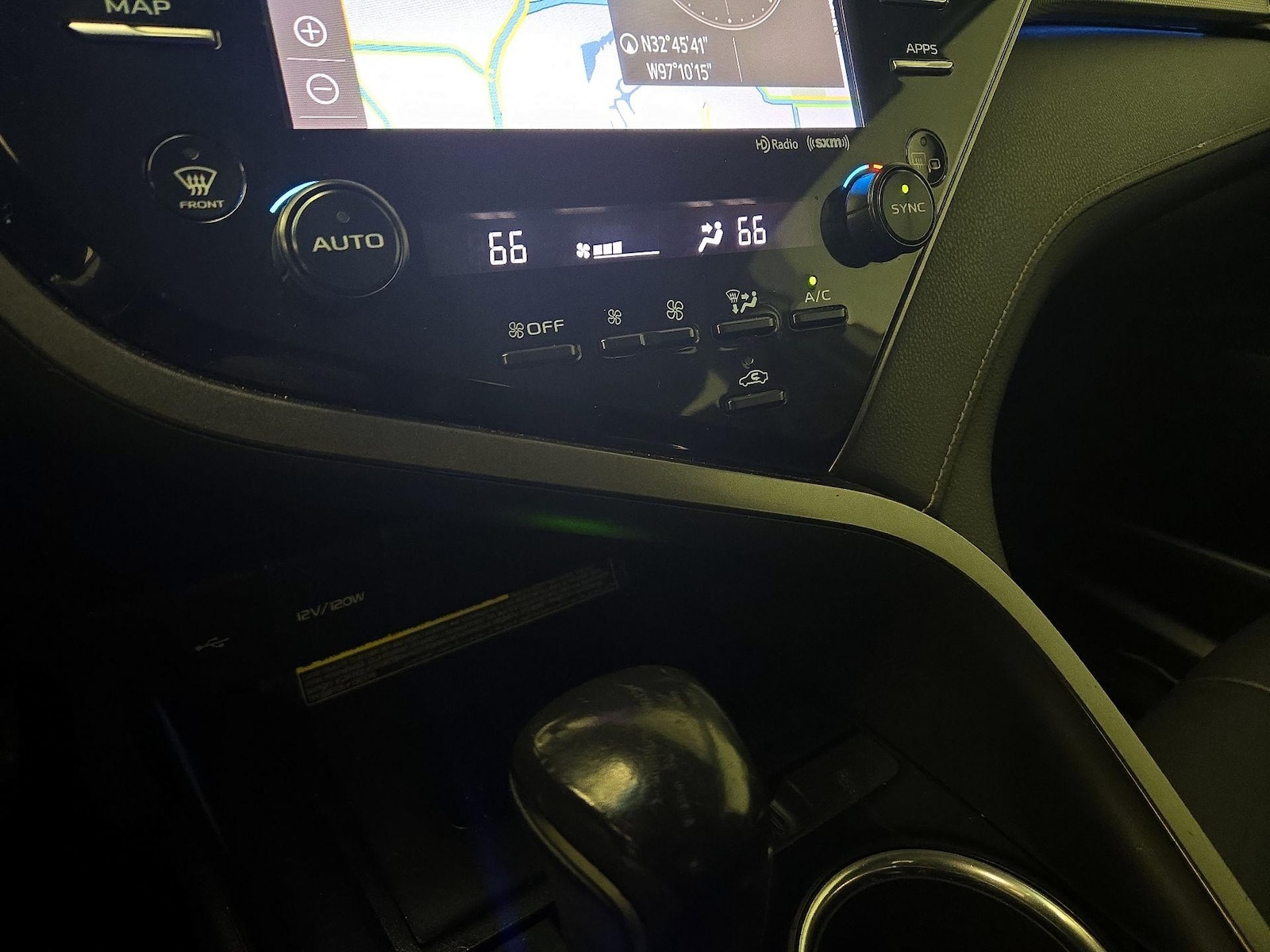 2020 Toyota Camry XSE - Photo 16