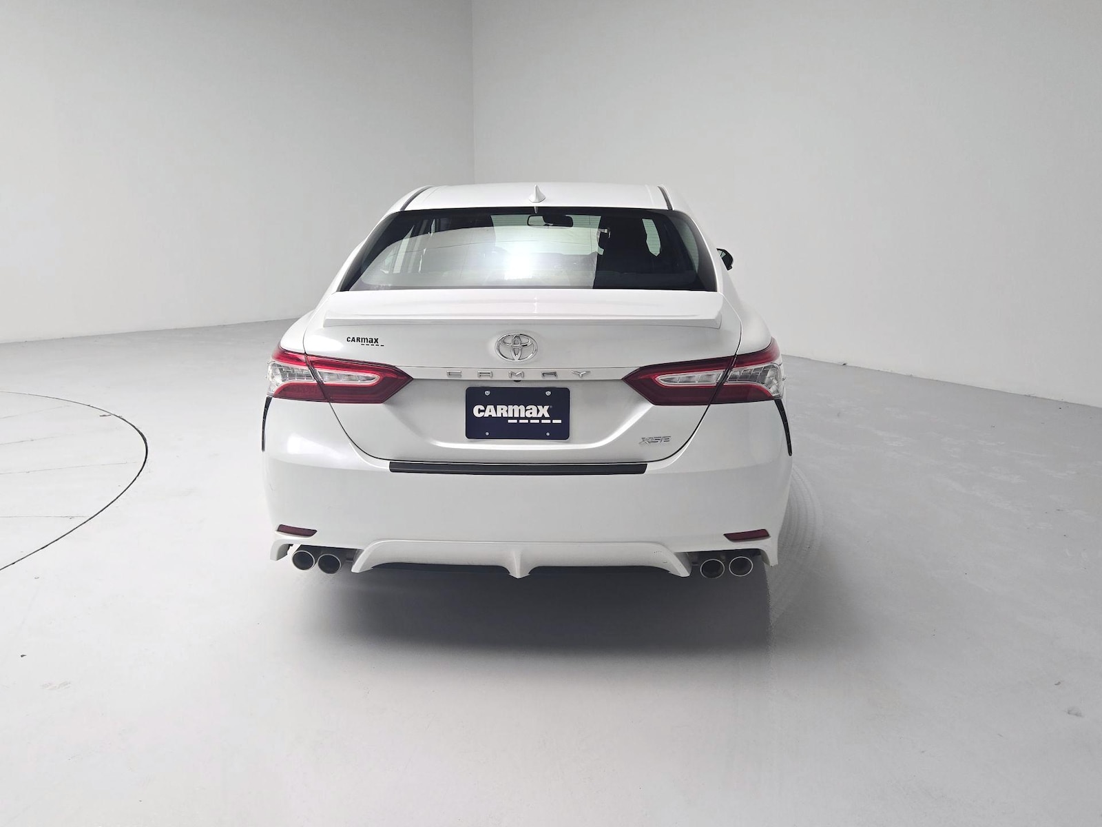 2020 Toyota Camry XSE - Photo 6