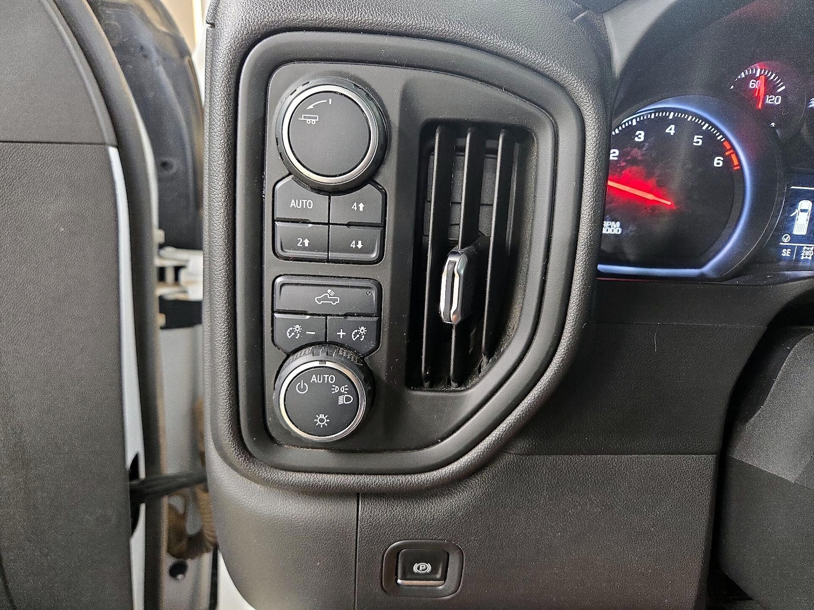 2021 Chevrolet Silverado 1500 Custom - Photo 14