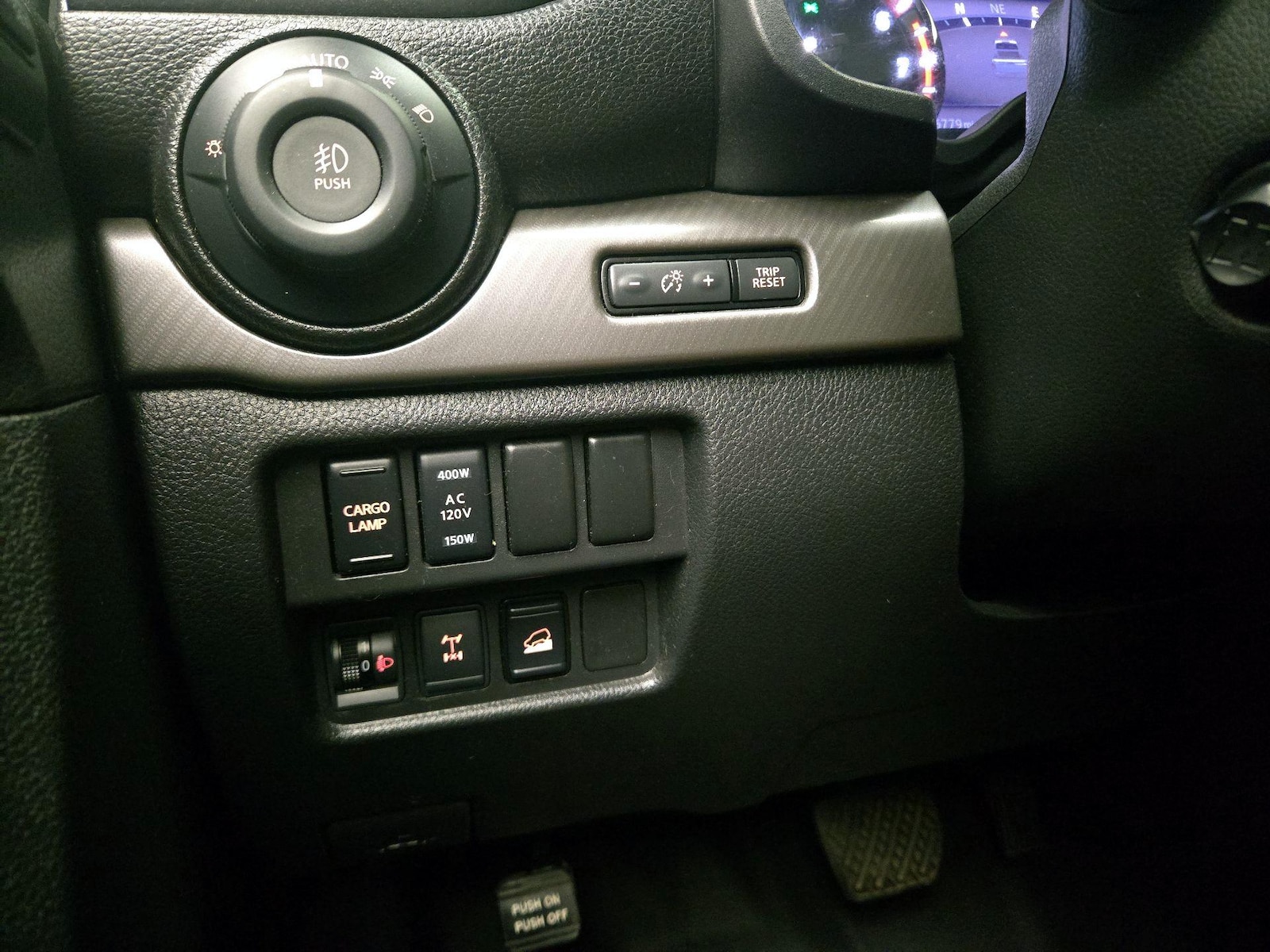 2021 Nissan Titan PRO-4X - Photo 14