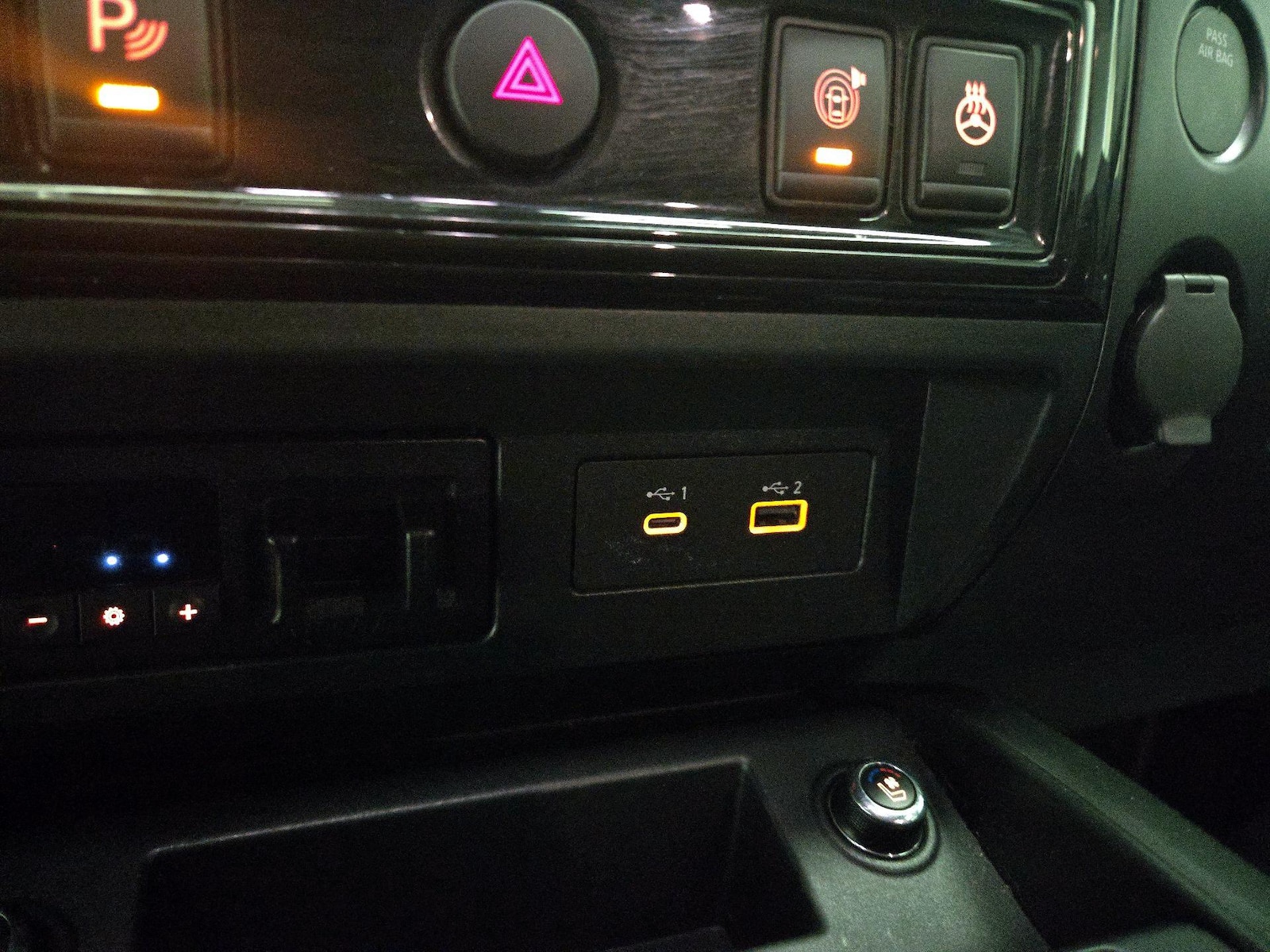 2021 Nissan Titan PRO-4X - Photo 20