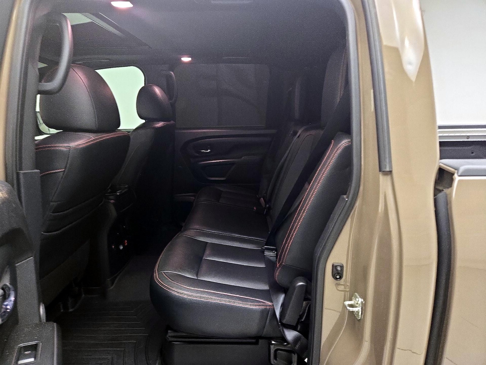 2021 Nissan Titan PRO-4X - Photo 22