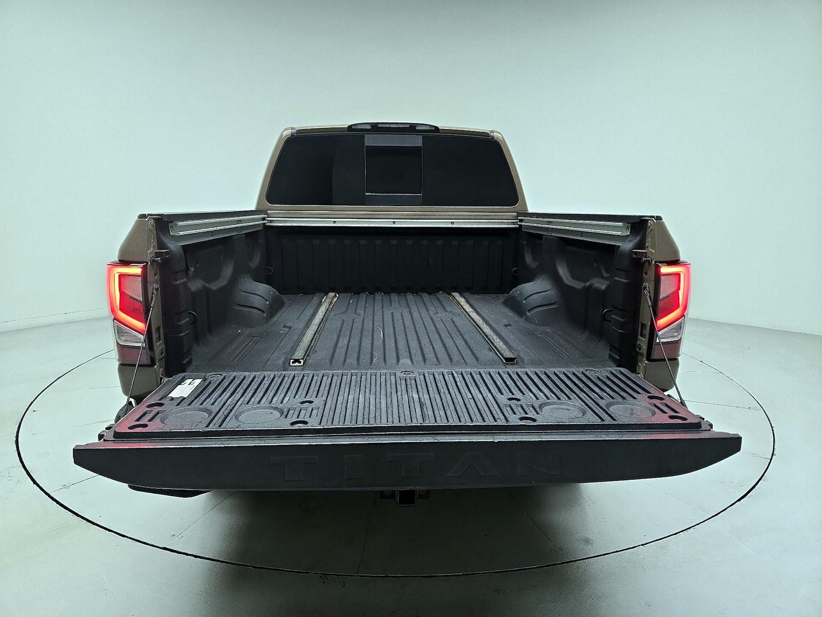 2021 Nissan Titan PRO-4X - Photo 23