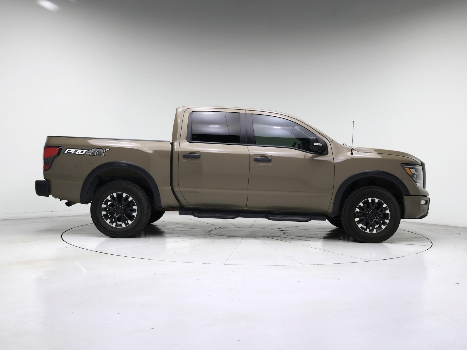 2021 Nissan Titan PRO-4X - Photo 8