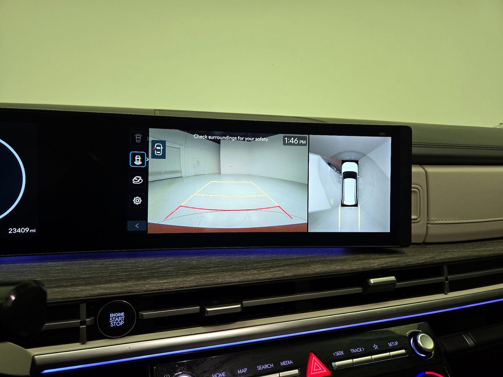 2025 Hyundai Santa Fe Limited - Photo 16