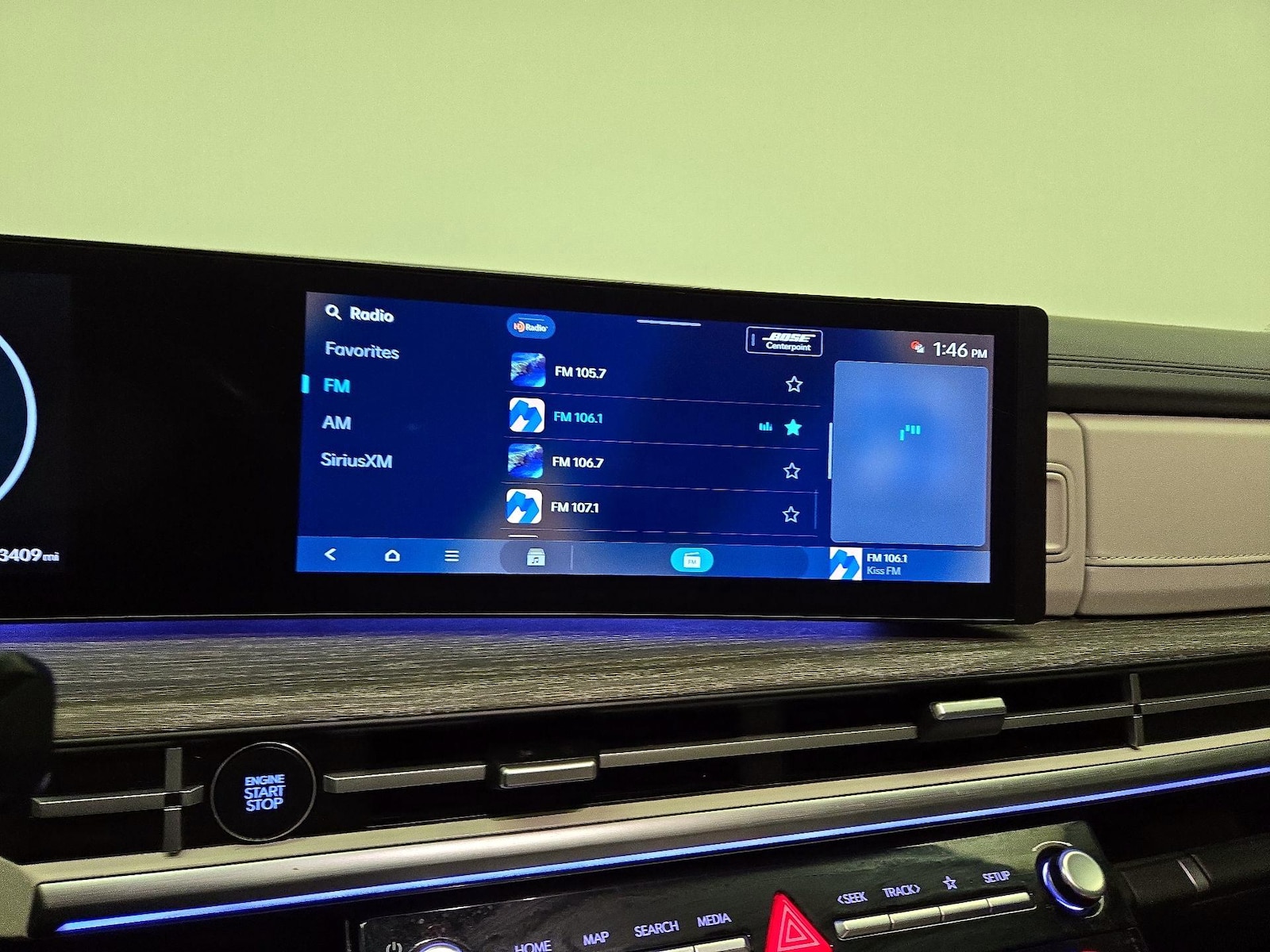 2025 Hyundai Santa Fe Limited - Photo 17