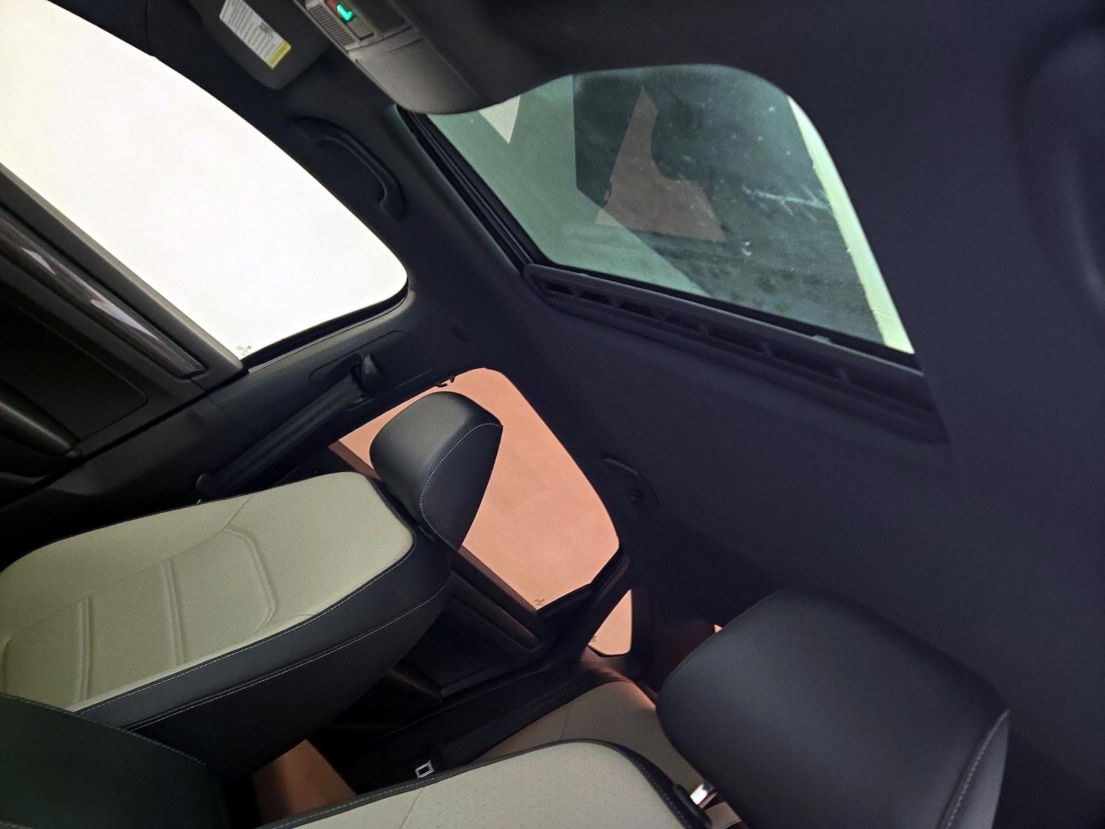 Sunroof(s) & Overhead Airbags