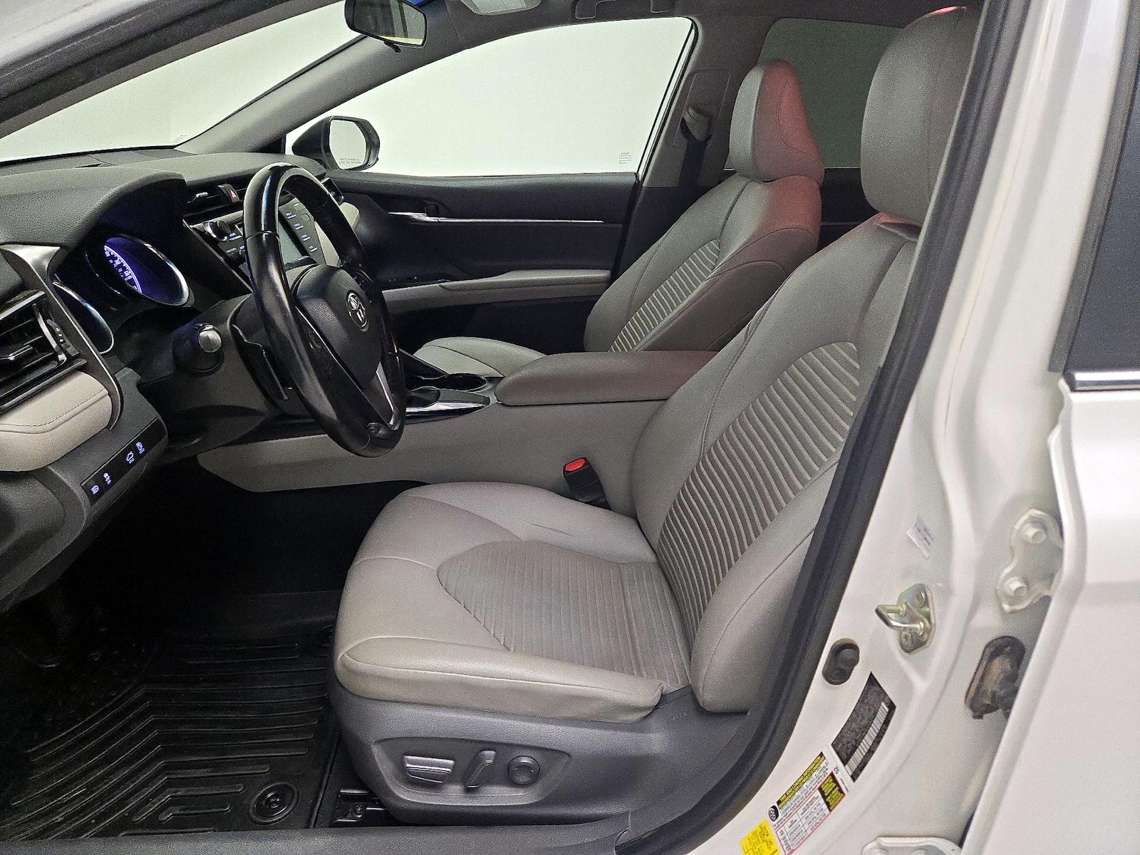 Power Seat(s) & Side Airbags