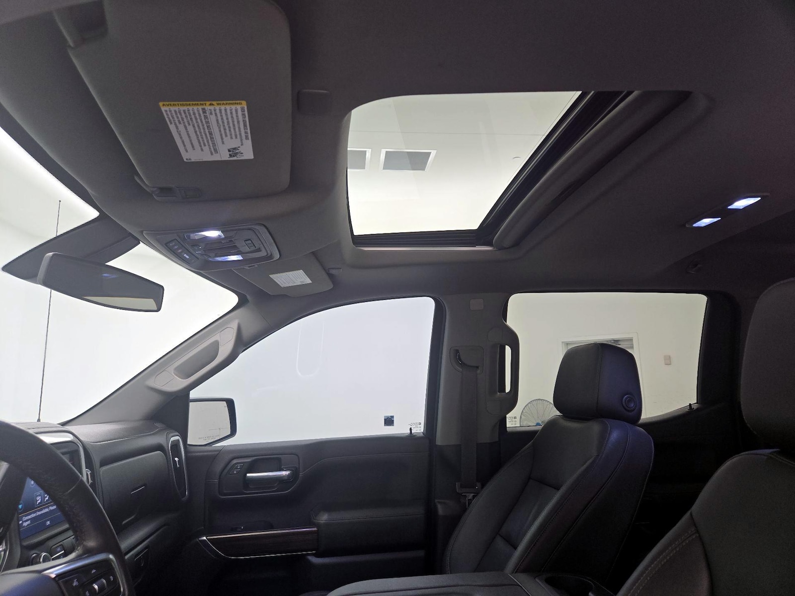 Sunroof(s) & Overhead Airbags