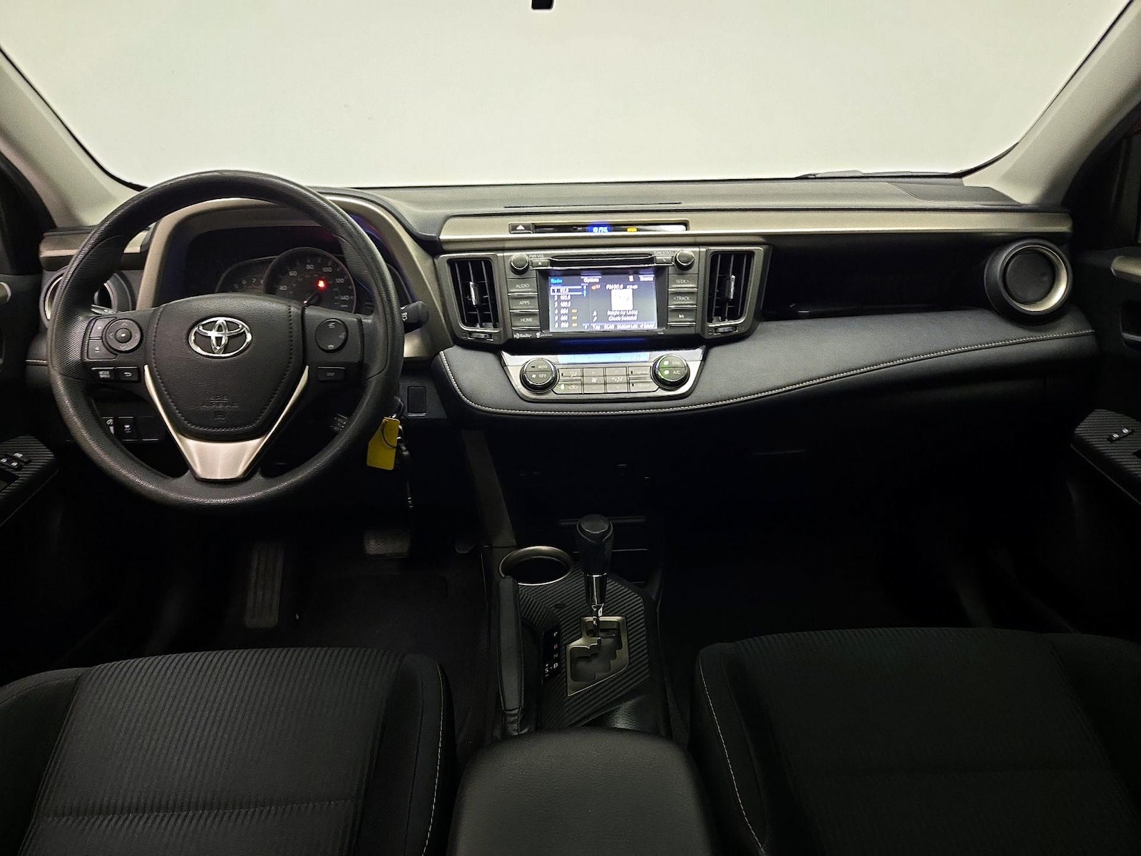 2015 Toyota RAV4 XLE - Photo 10