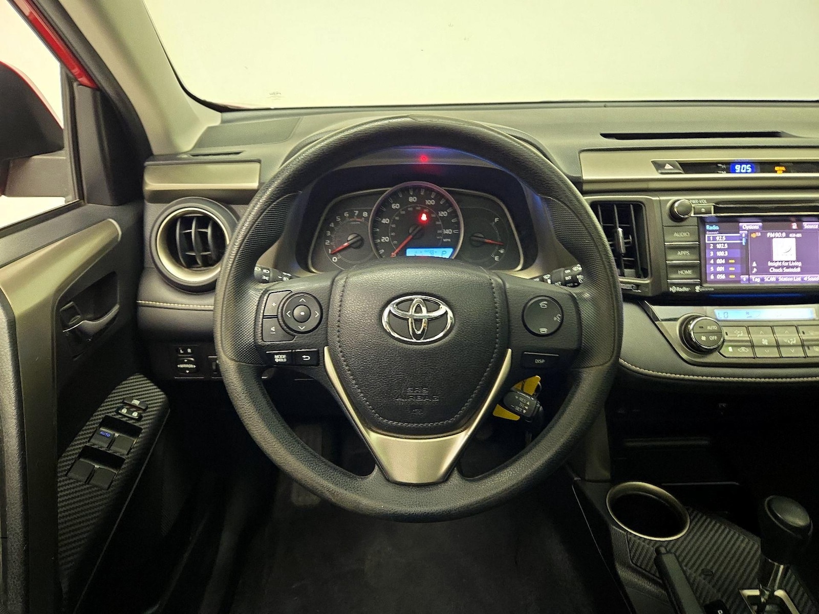 2015 Toyota RAV4 XLE - Photo 11