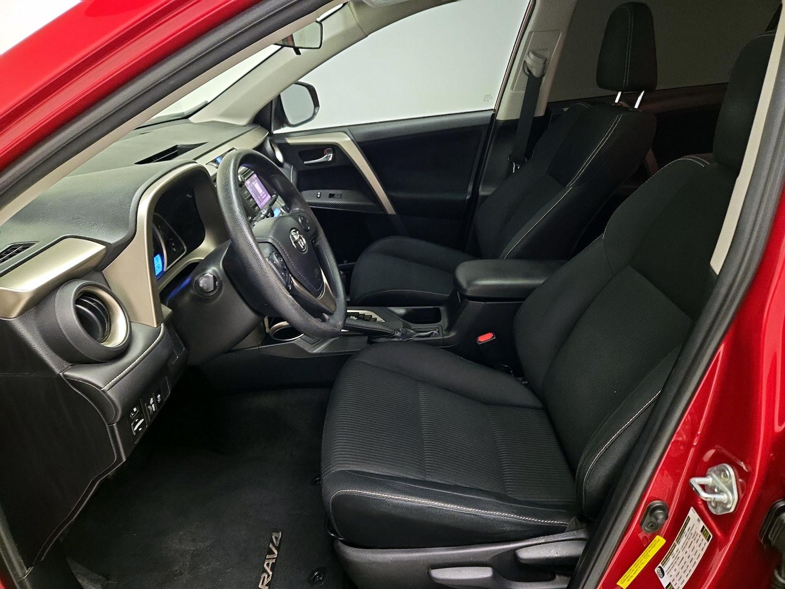 2015 Toyota RAV4 XLE - Photo 12