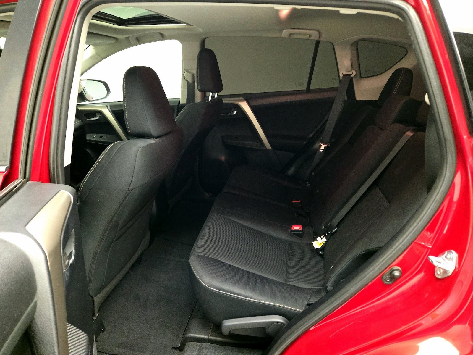 2015 Toyota RAV4 XLE - Photo 21