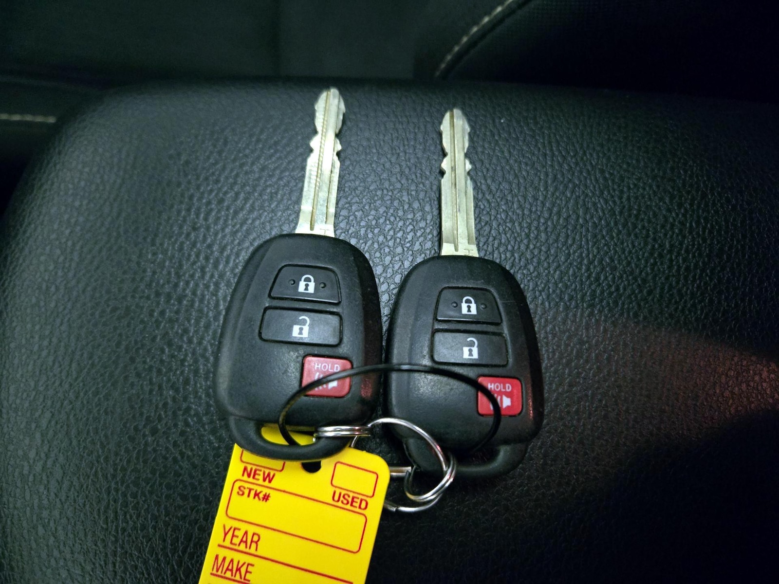 2015 Toyota RAV4 XLE - Photo 24