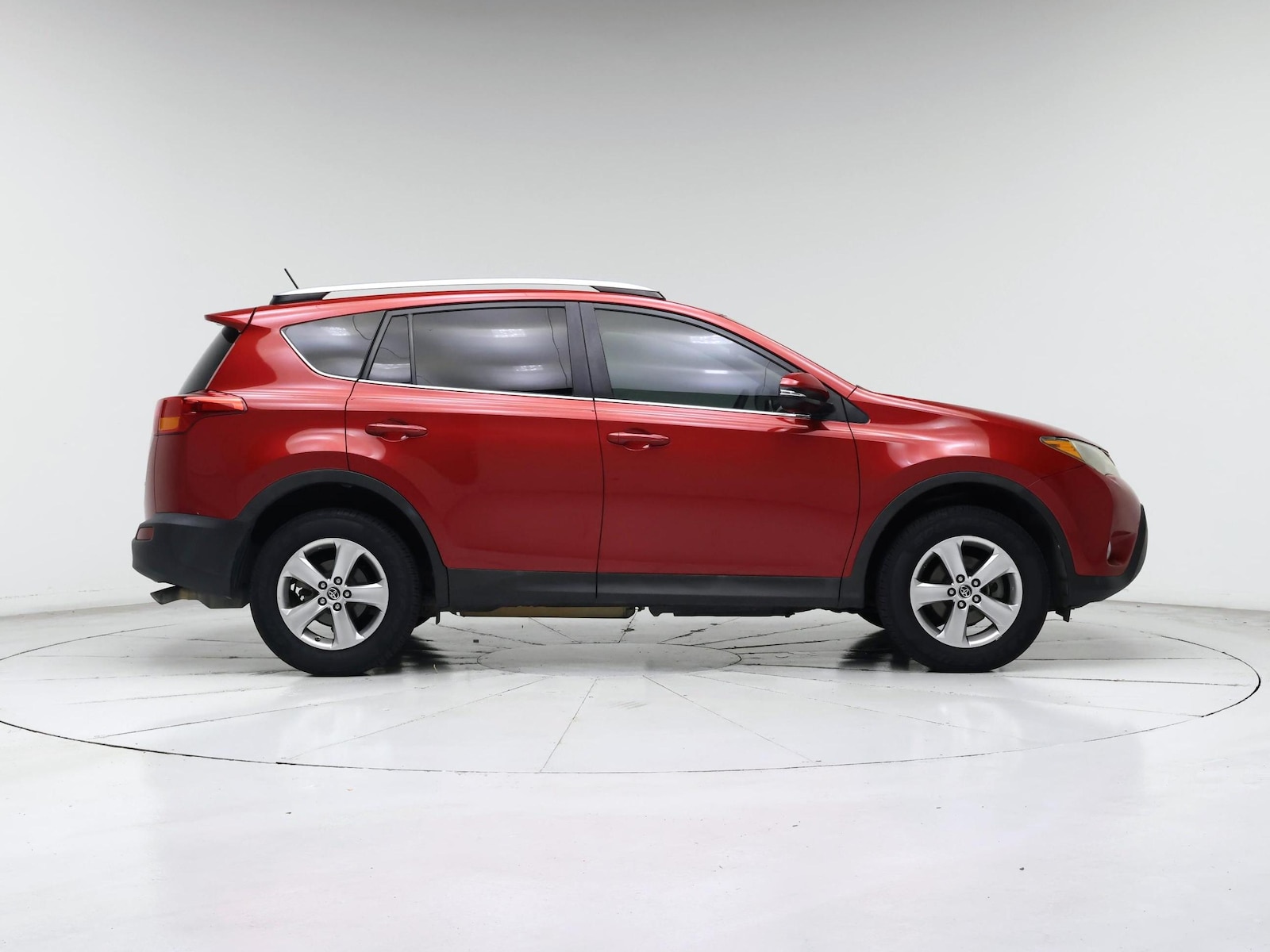 2015 Toyota RAV4 XLE - Photo 8