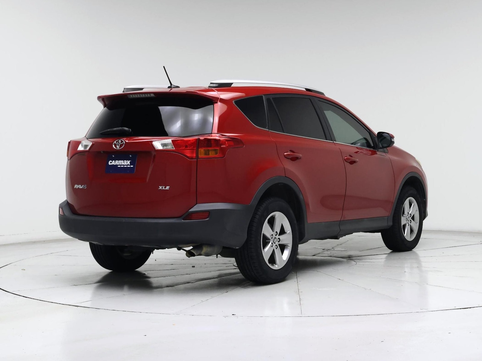 2015 Toyota RAV4 XLE - Photo 9