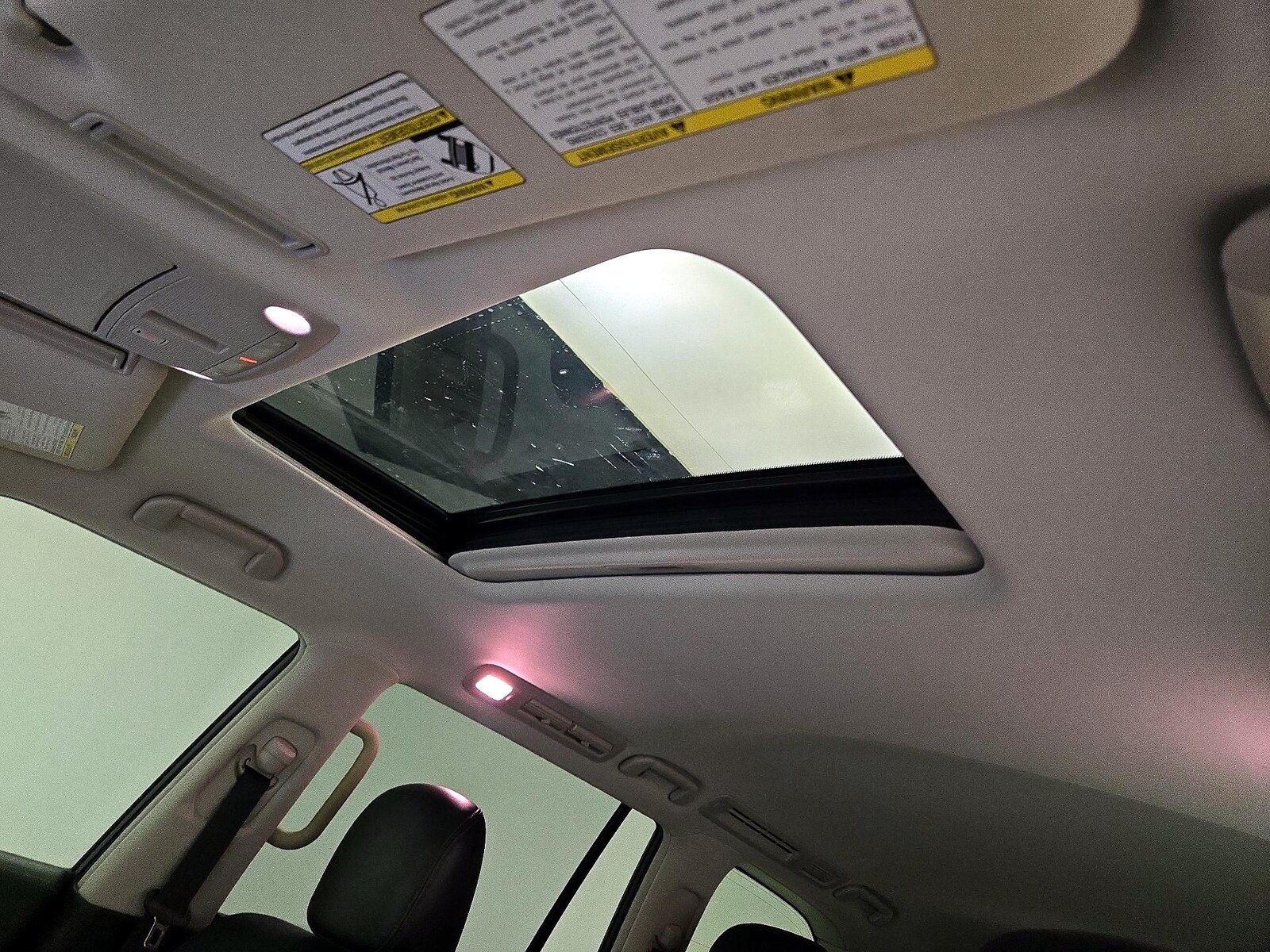 Sunroof(s) & Overhead Airbags