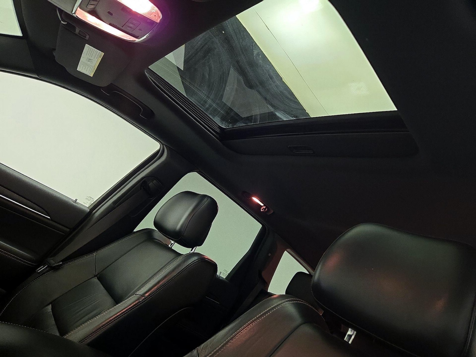 Sunroof(s) & Overhead Airbags