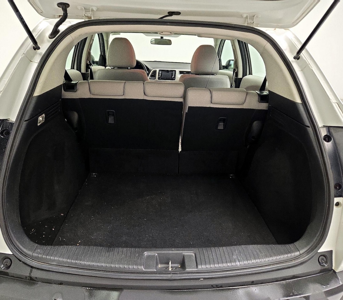 Trunk/Cargo (Seats Up)
