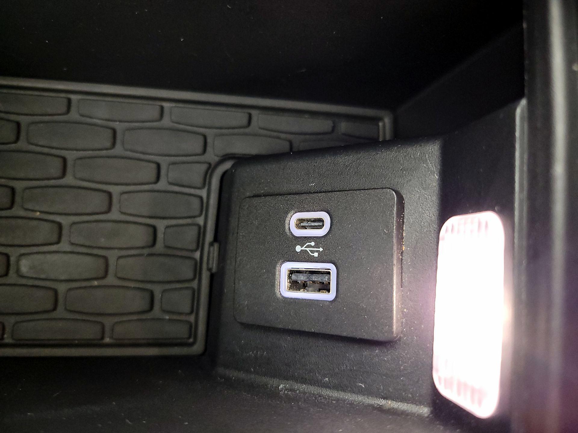 Thumbnail: 2024 Lincoln Aviator - 18