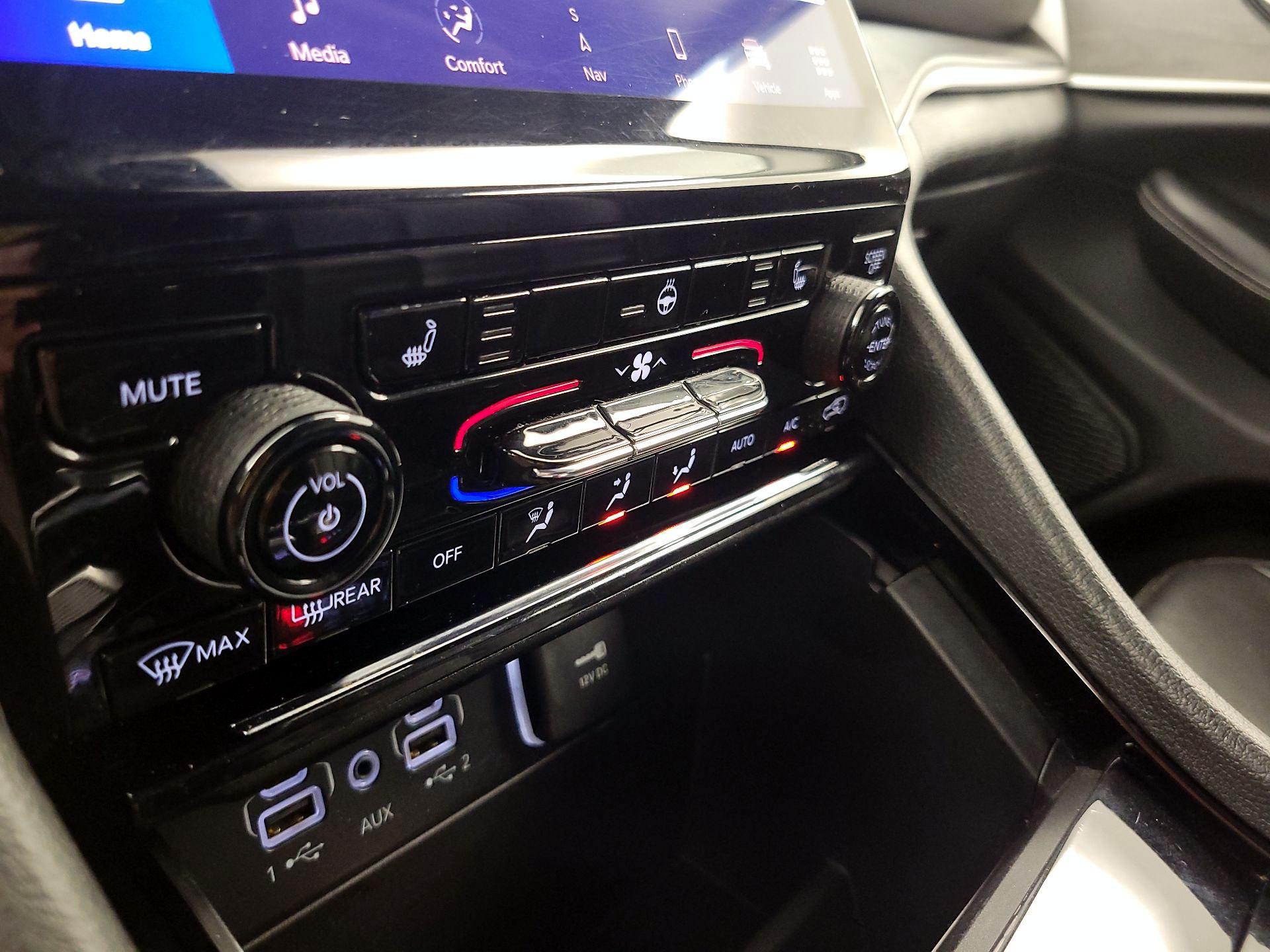 Thumbnail: 2023 Jeep Grand Cherokee - 17