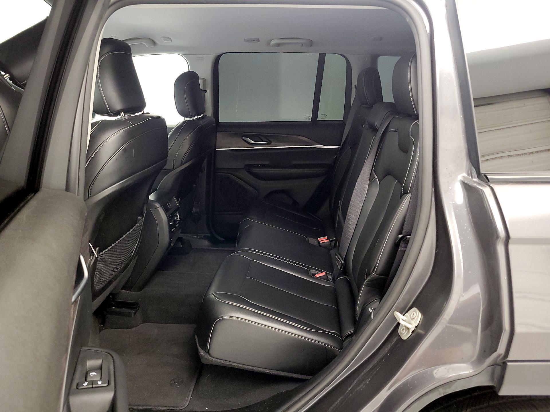 Thumbnail: 2023 Jeep Grand Cherokee - 20