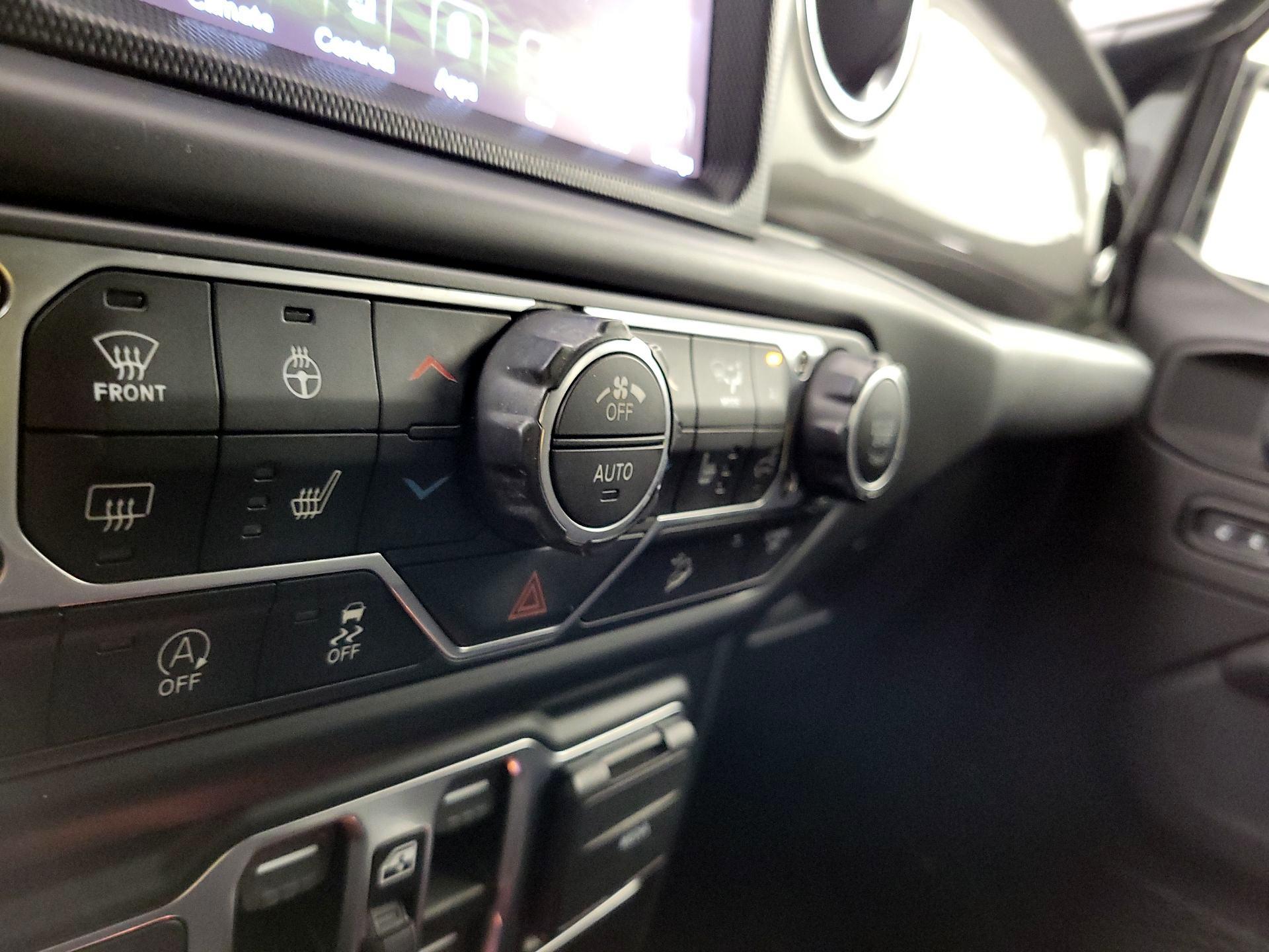 Thumbnail: 2020 Jeep Wrangler - 17