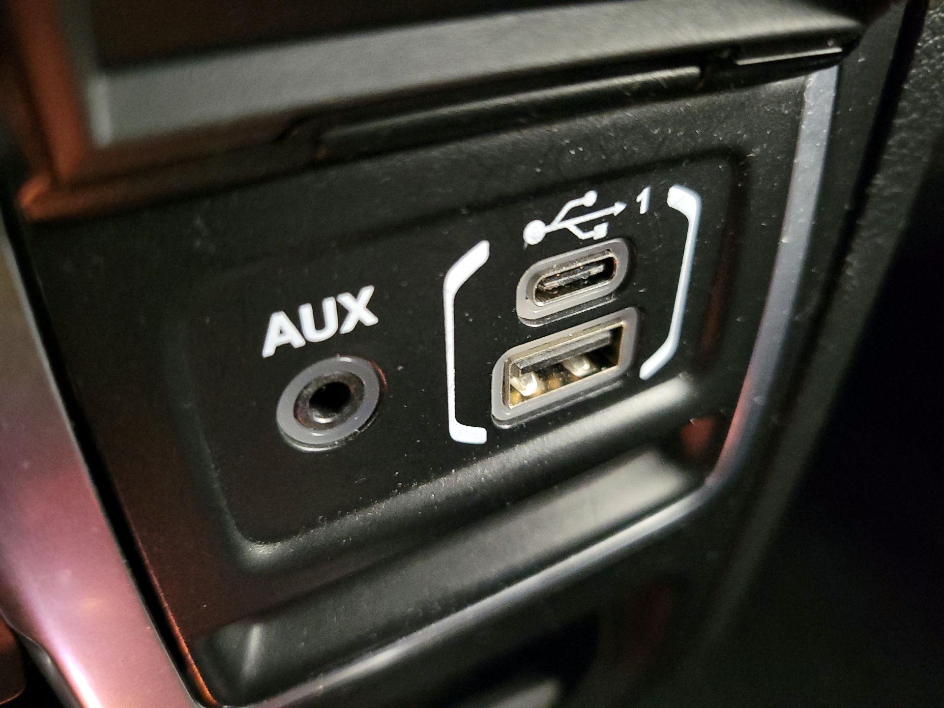 Thumbnail: 2020 Jeep Wrangler - 19