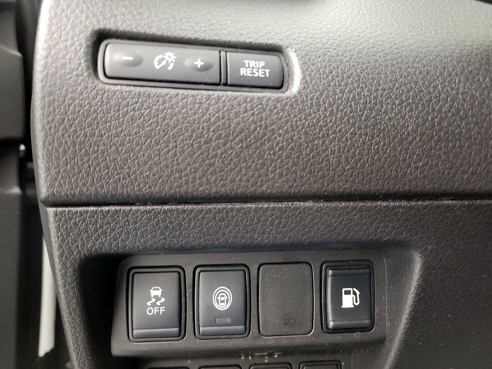 Thumbnail: 2020 Nissan Rogue - 13