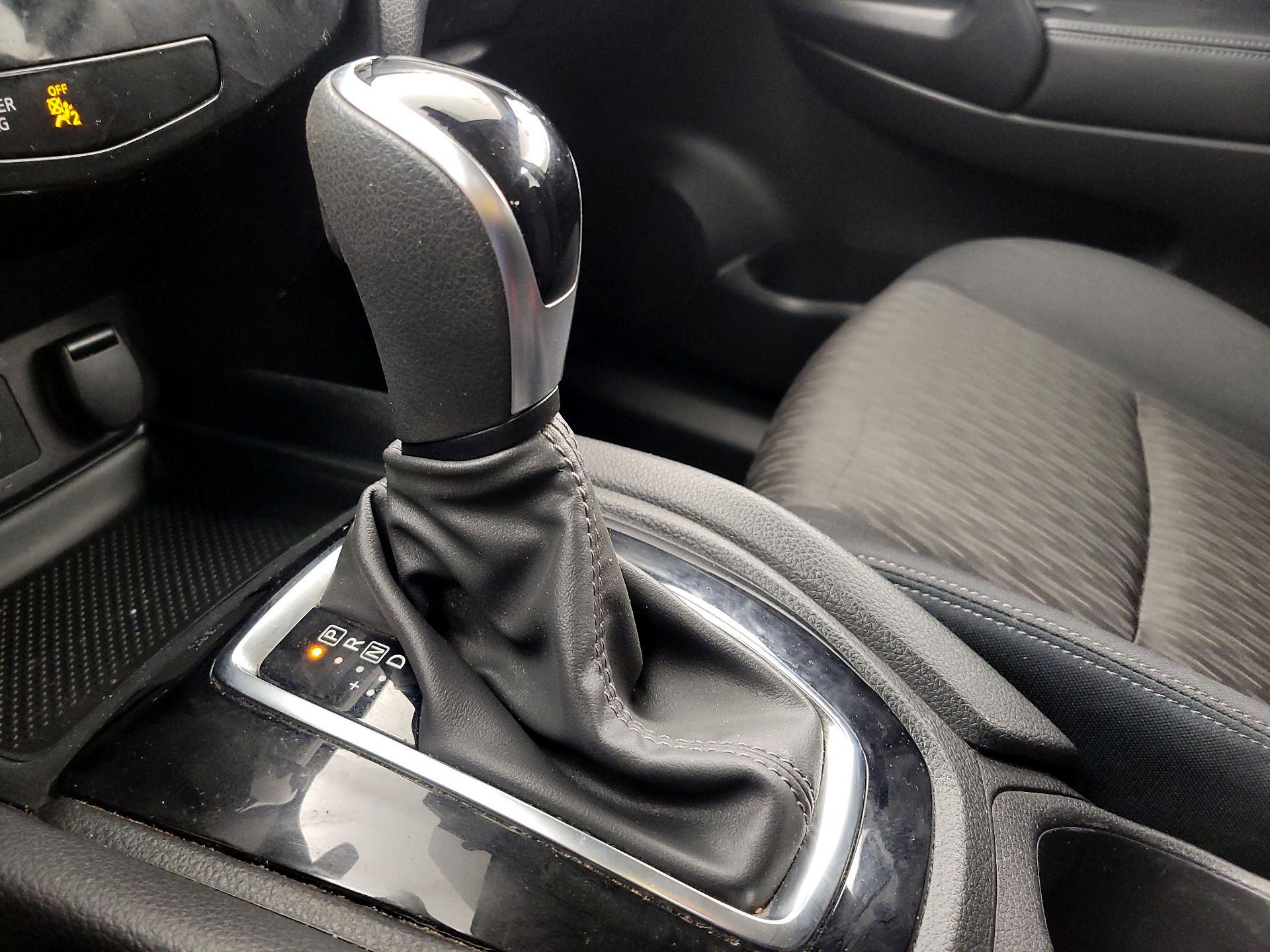 Thumbnail: 2020 Nissan Rogue - 17