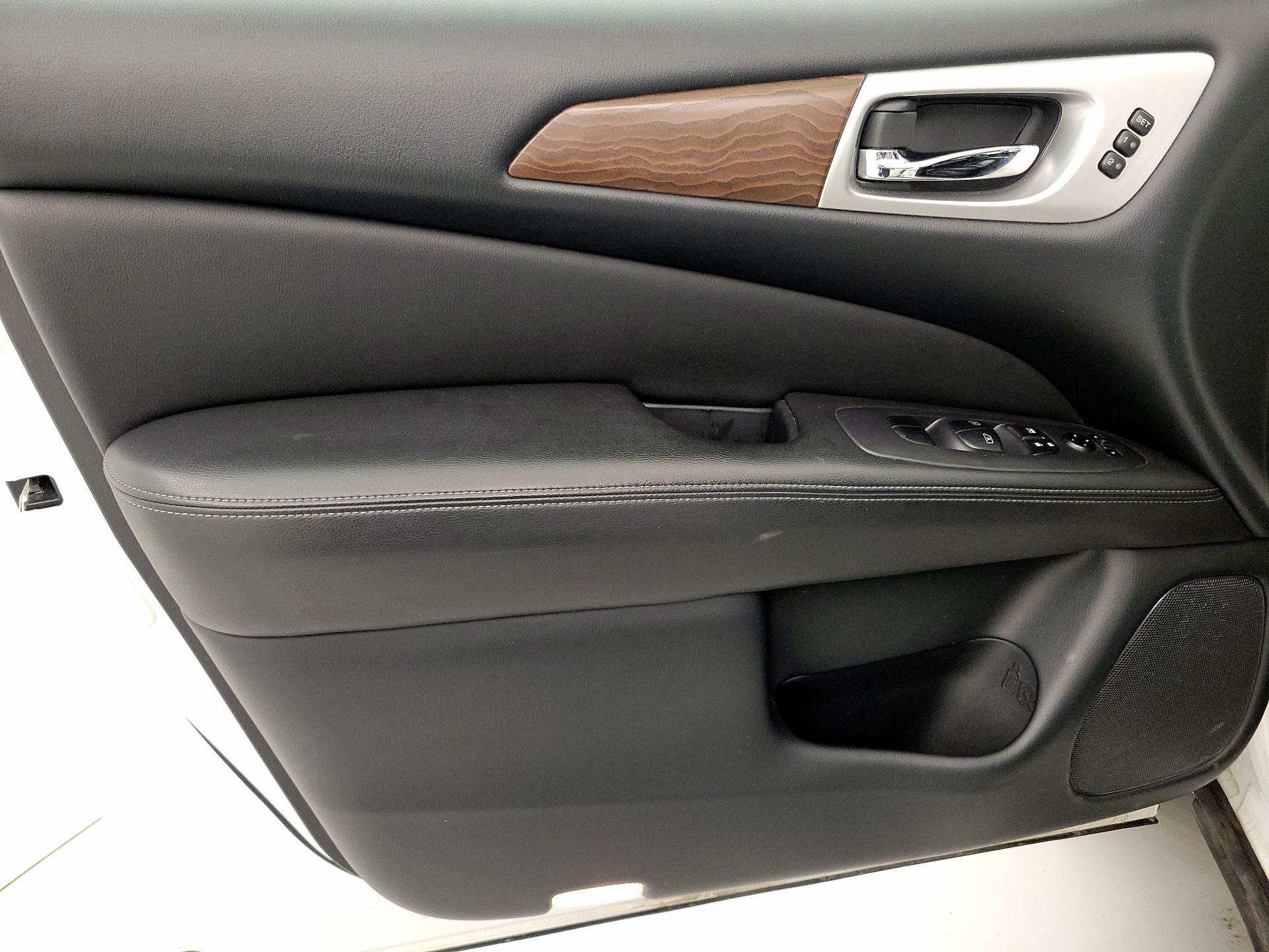 Thumbnail: 2020 Nissan Pathfinder - 12