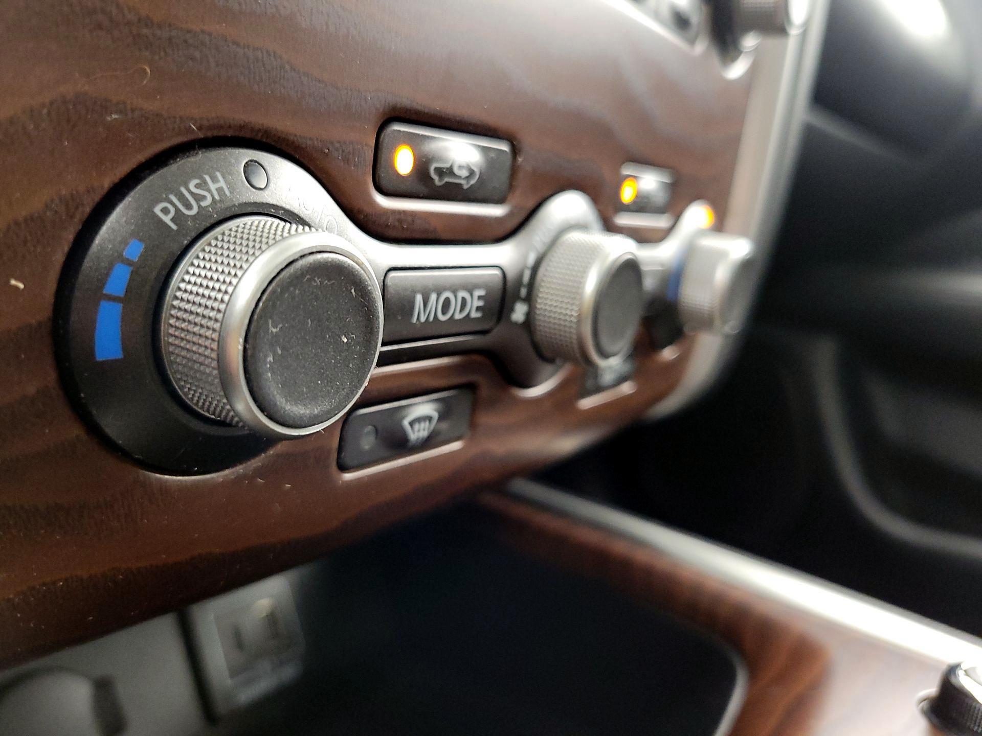 Thumbnail: 2020 Nissan Pathfinder - 17