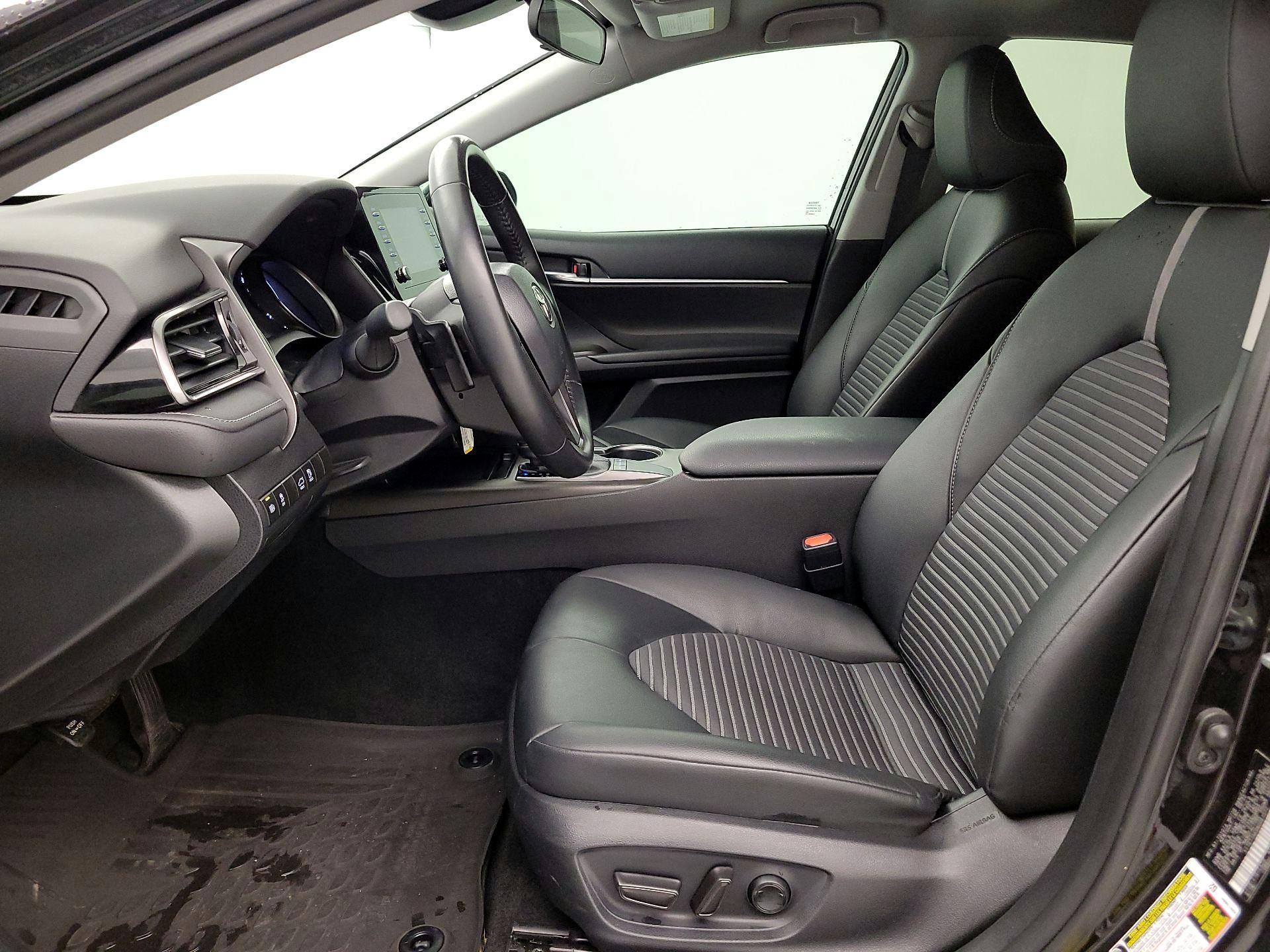 Thumbnail: 2022 Toyota Camry - 11