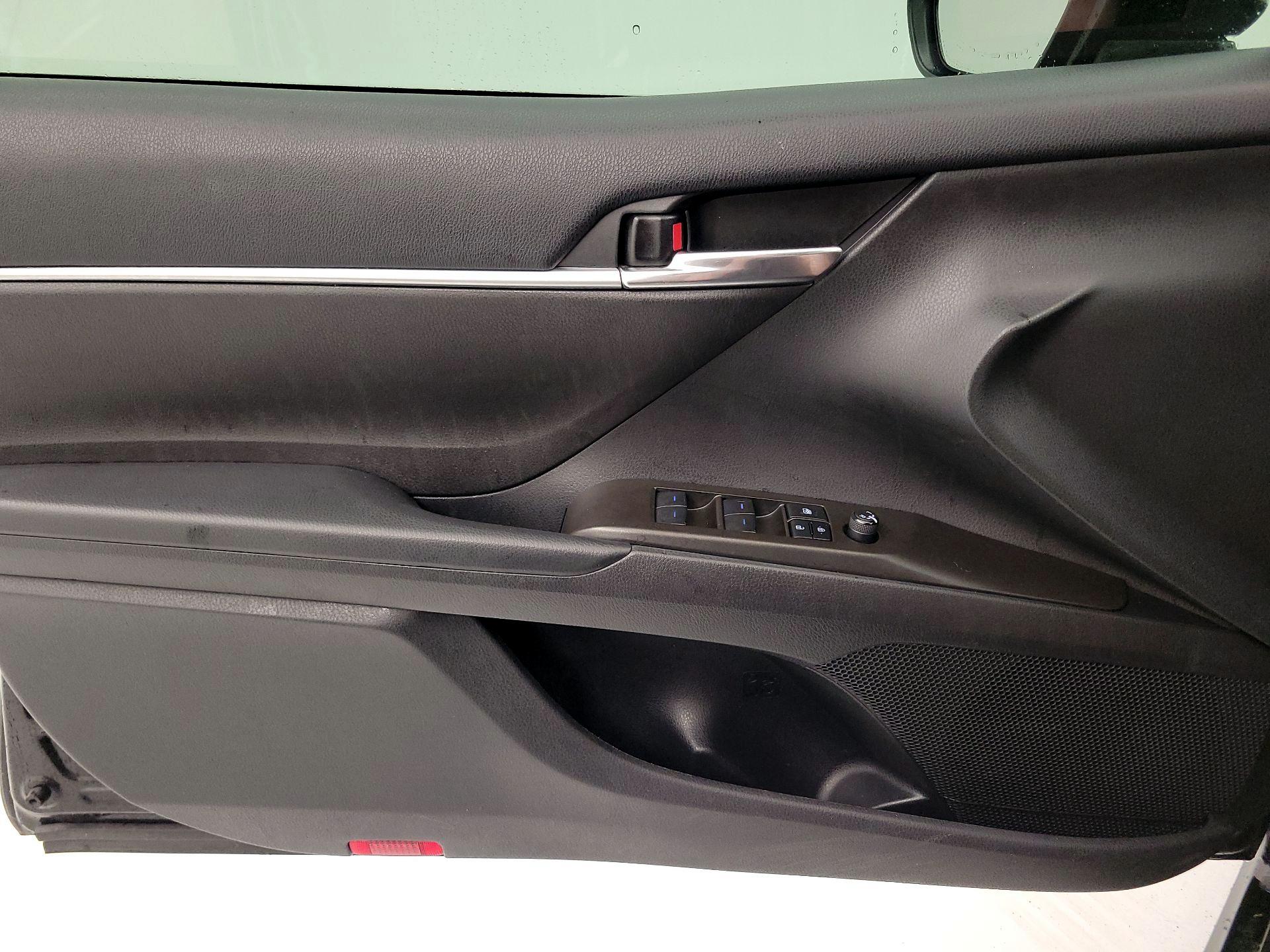 Thumbnail: 2022 Toyota Camry - 12