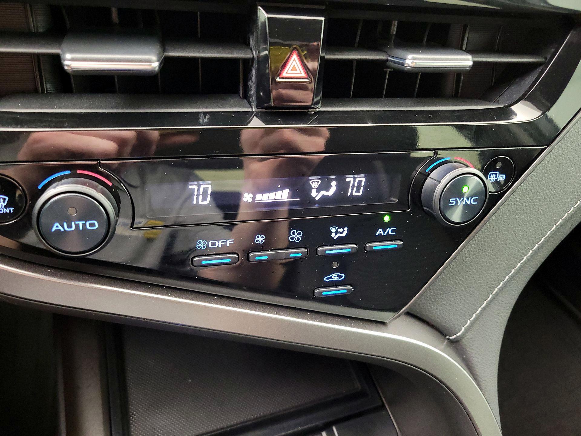 Thumbnail: 2022 Toyota Camry - 16