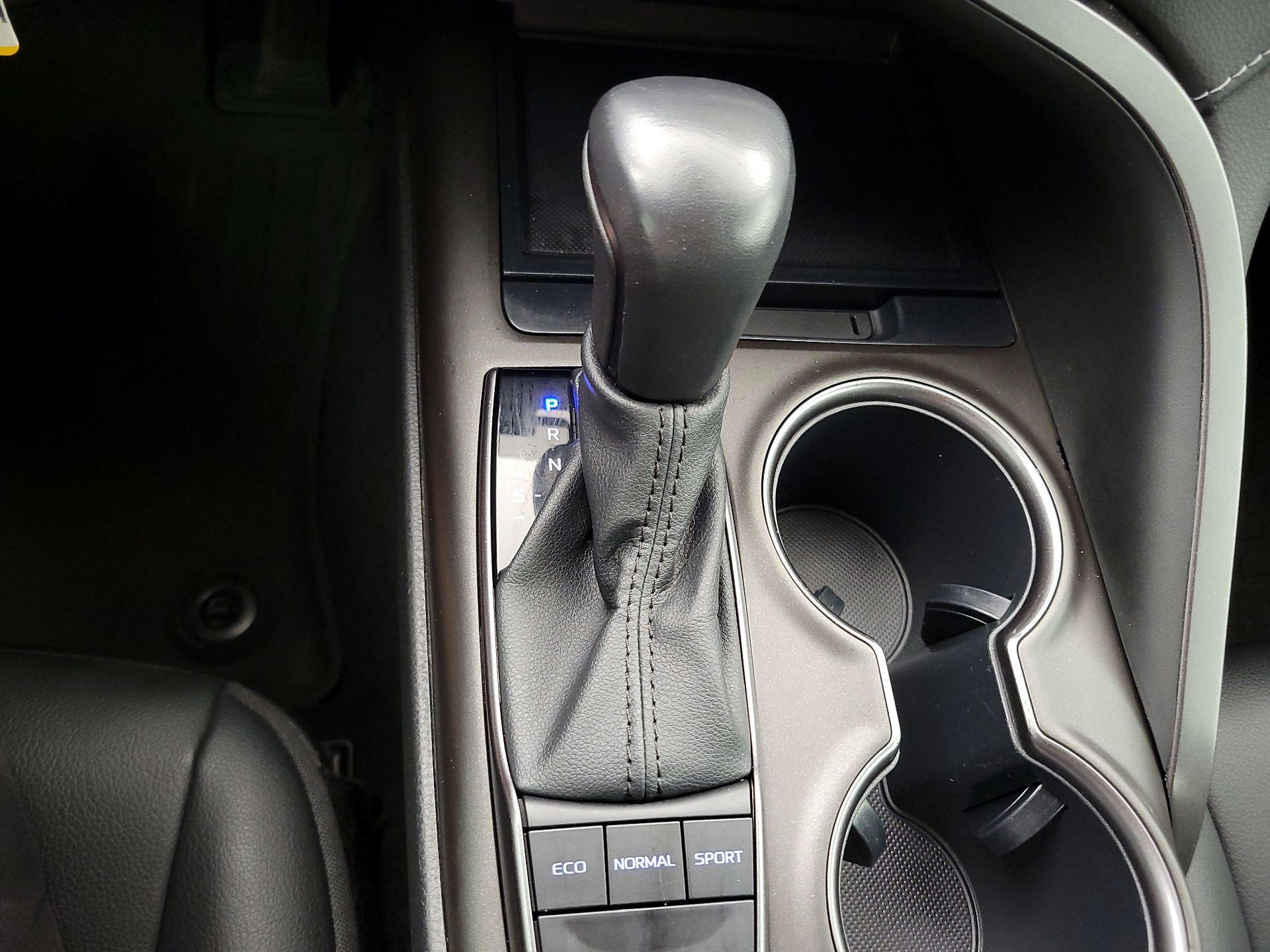 Thumbnail: 2022 Toyota Camry - 17