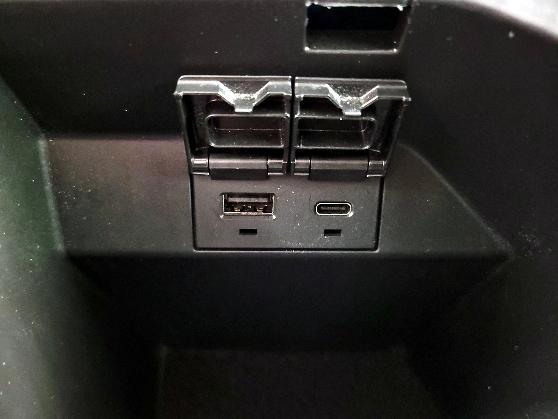 Thumbnail: 2022 Toyota Camry - 18