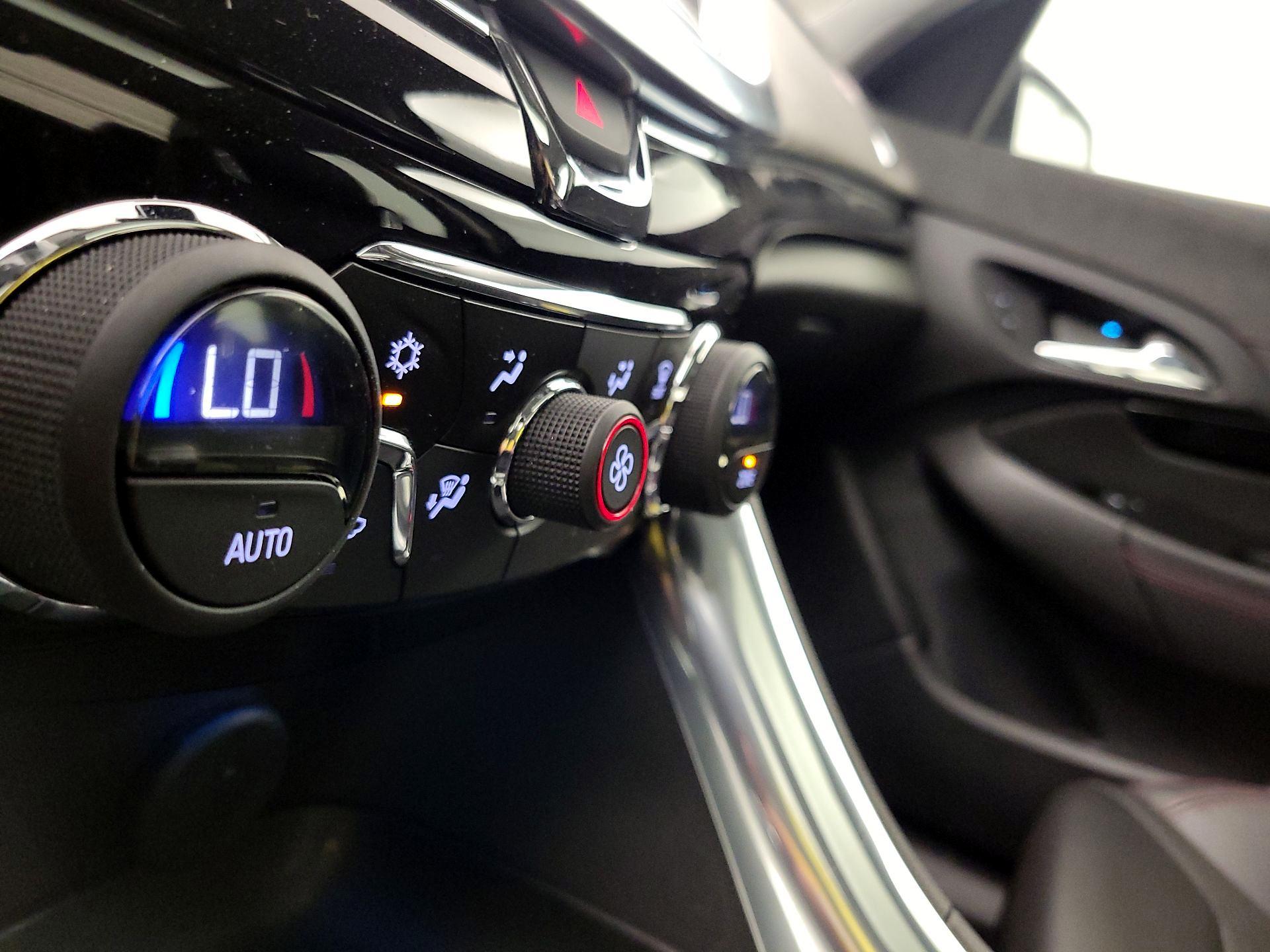 Thumbnail: 2017 Chevrolet  - 16