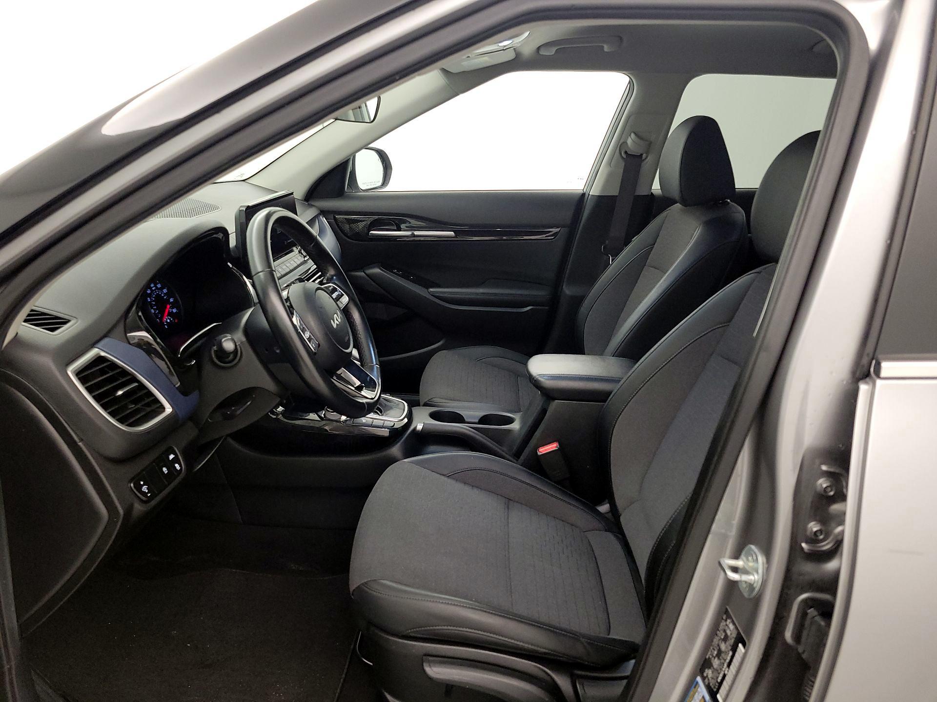 Thumbnail: 2023 Kia Seltos - 11