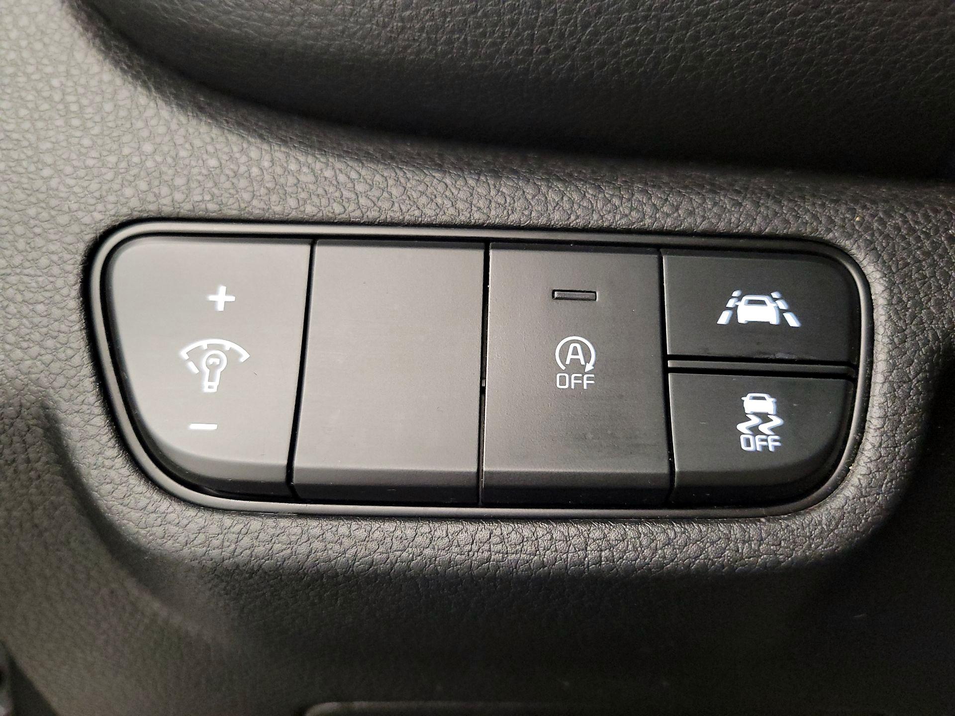 Thumbnail: 2023 Kia Seltos - 13