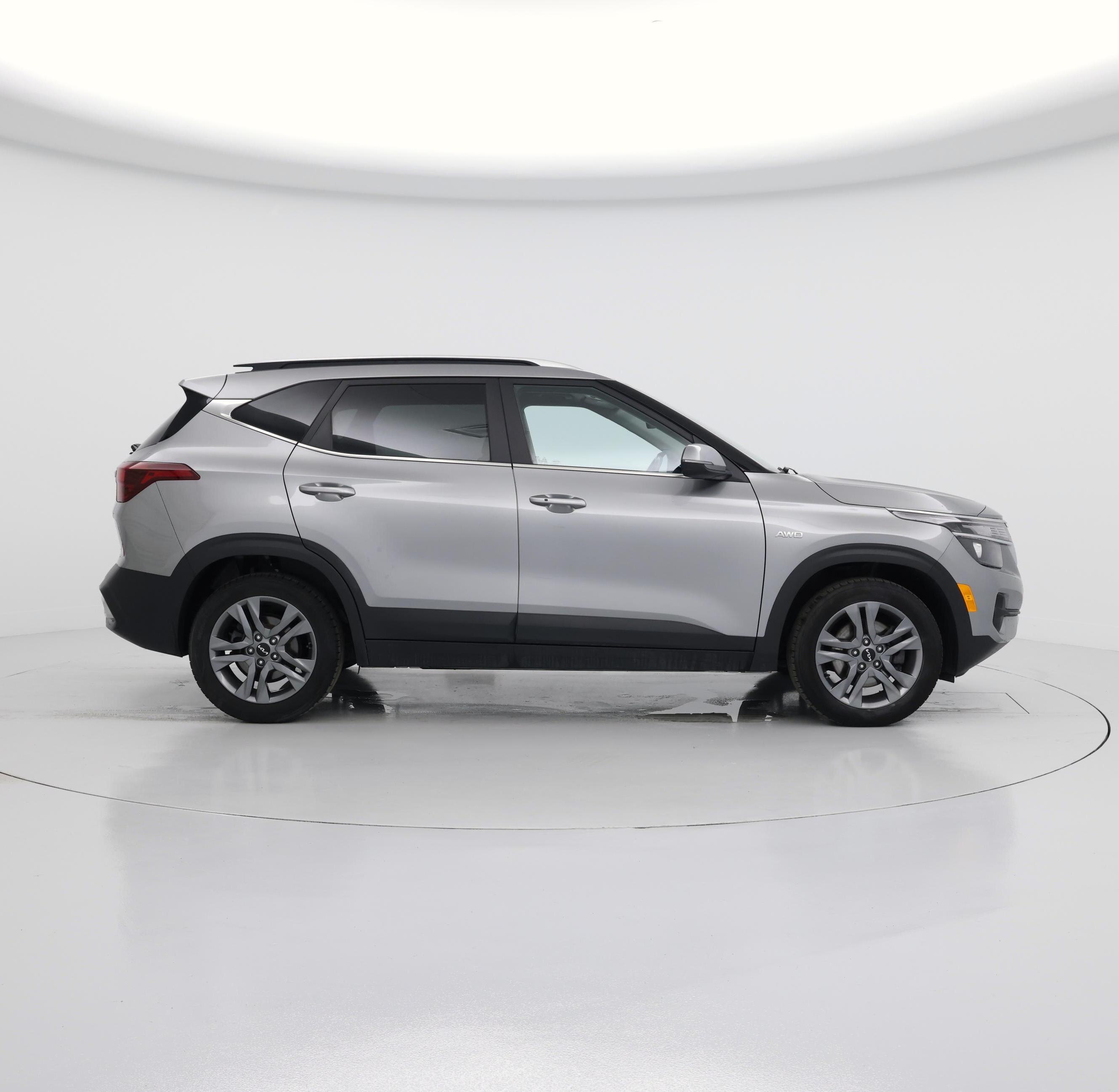 Thumbnail: 2023 Kia Seltos - 7