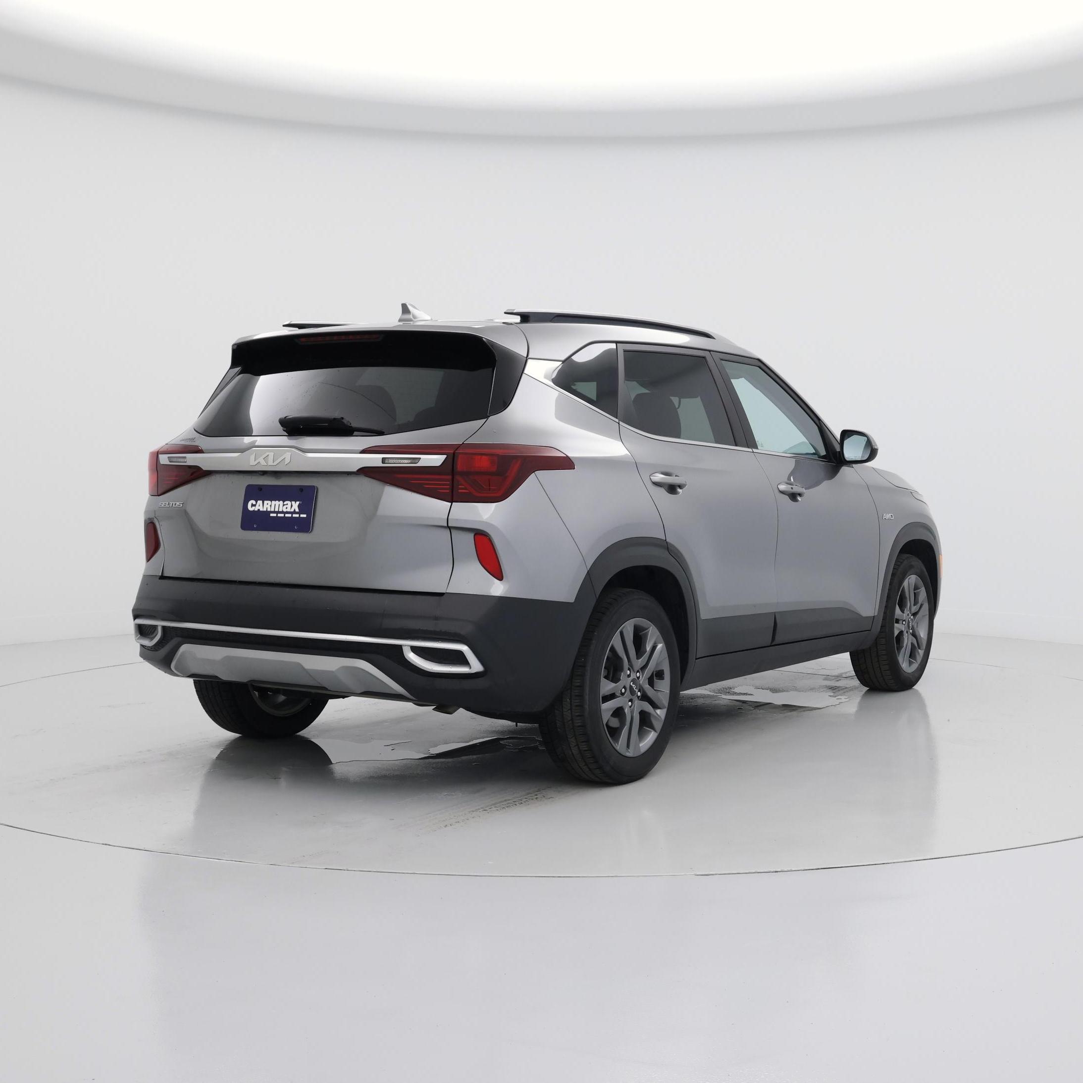 Thumbnail: 2023 Kia Seltos - 8