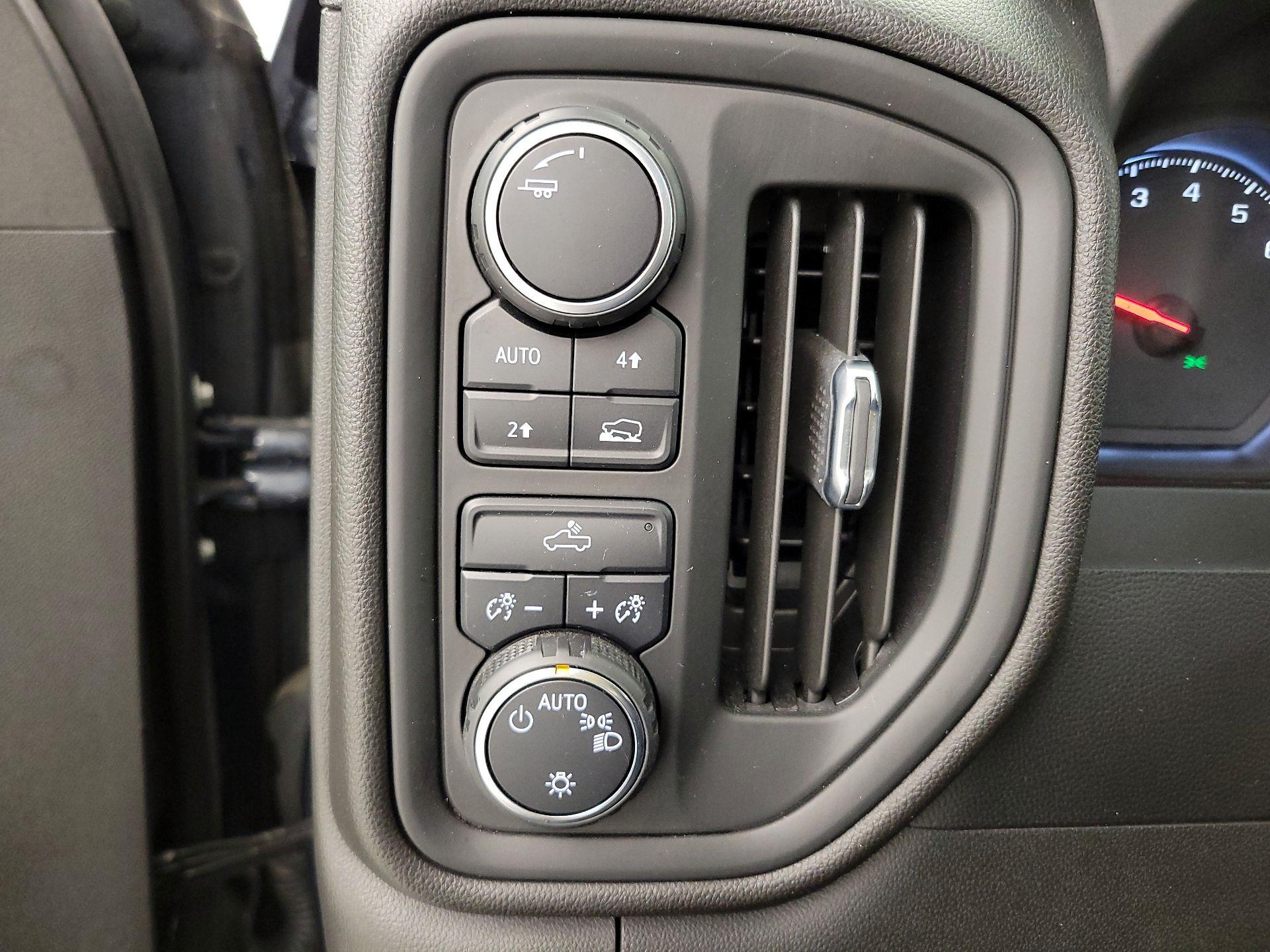 Thumbnail: 2022 Chevrolet Silverado 1500 - 13