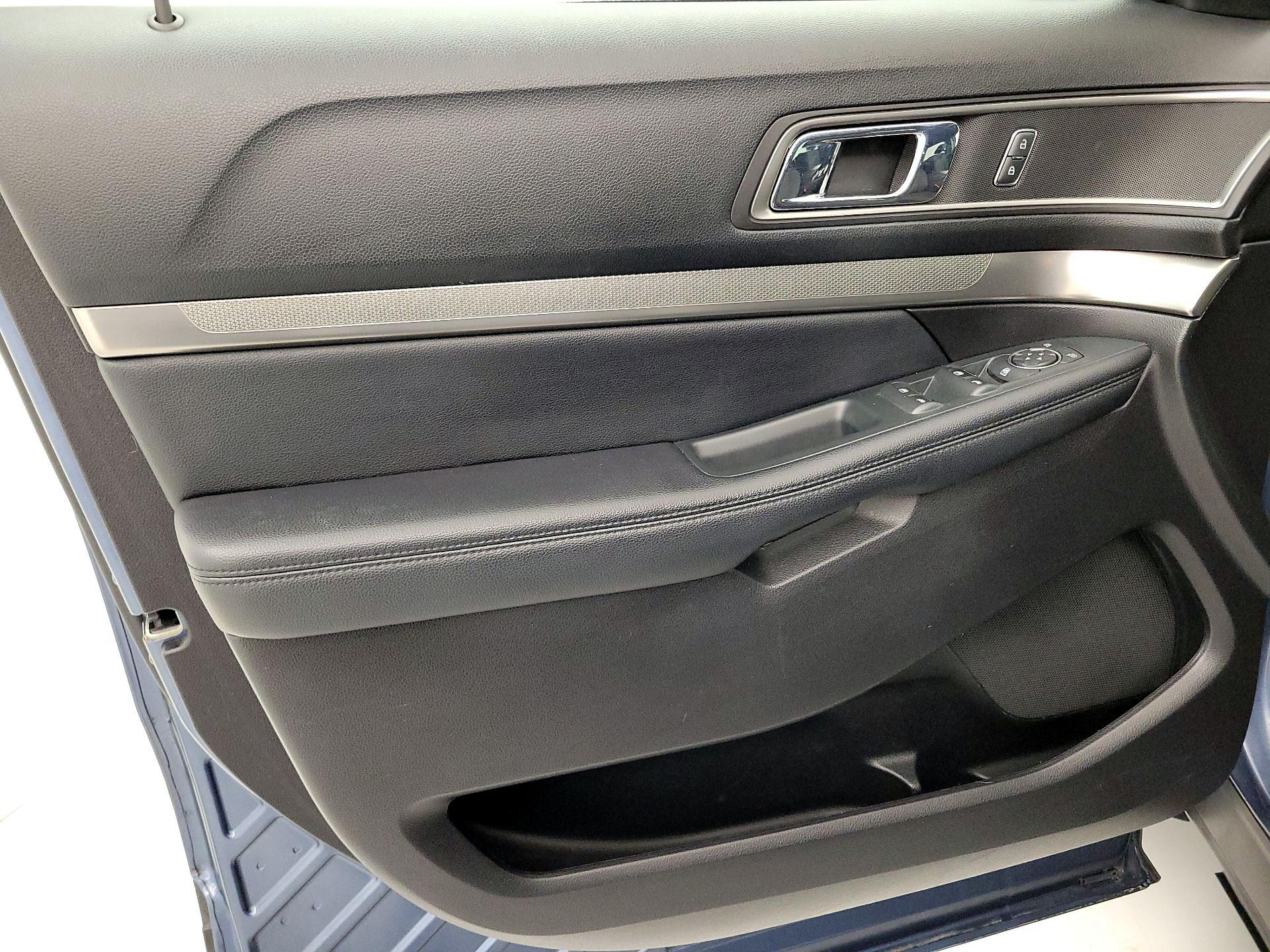 Thumbnail: 2018 Ford Explorer - 12