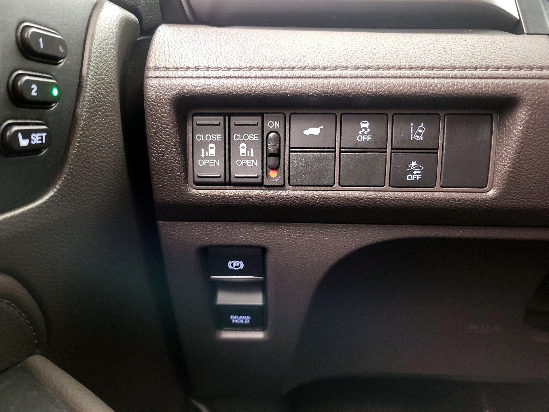 Thumbnail: 2018 Honda Odyssey - 13