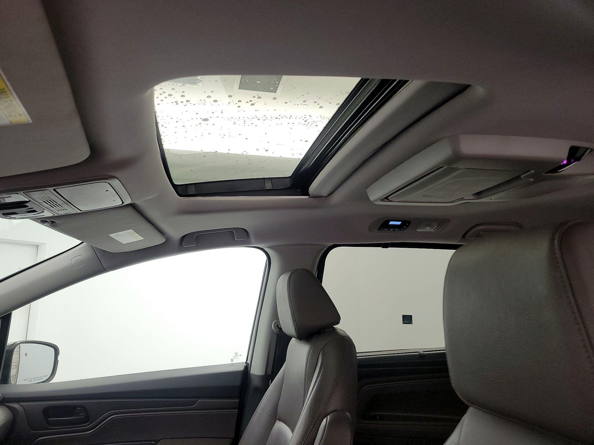 Thumbnail: 2018 Honda Odyssey - 20