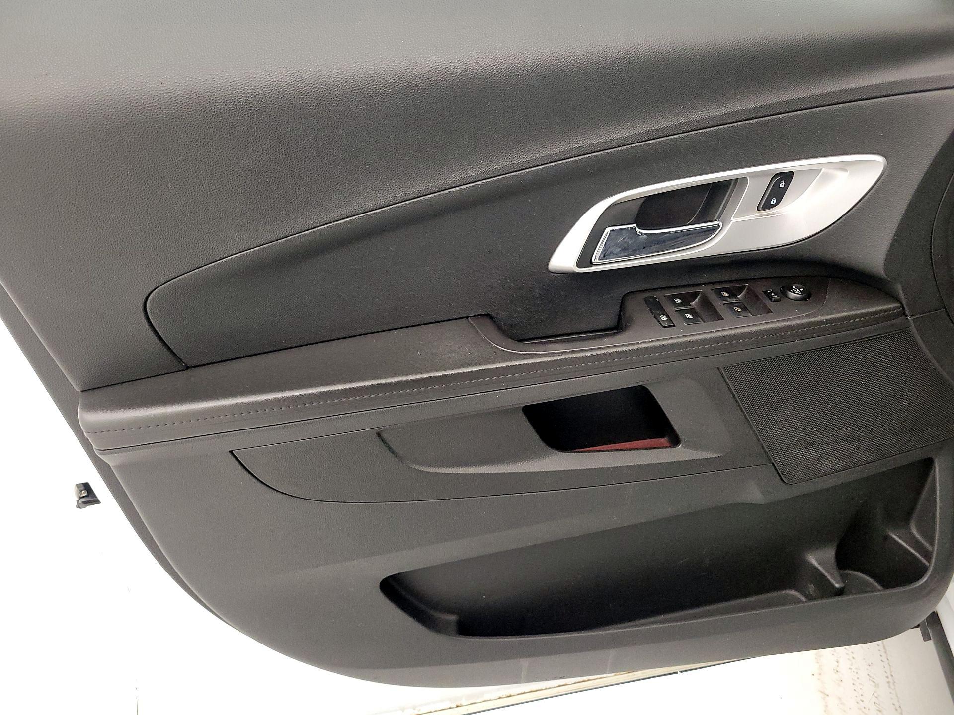 Thumbnail: 2017 Chevrolet Equinox - 12