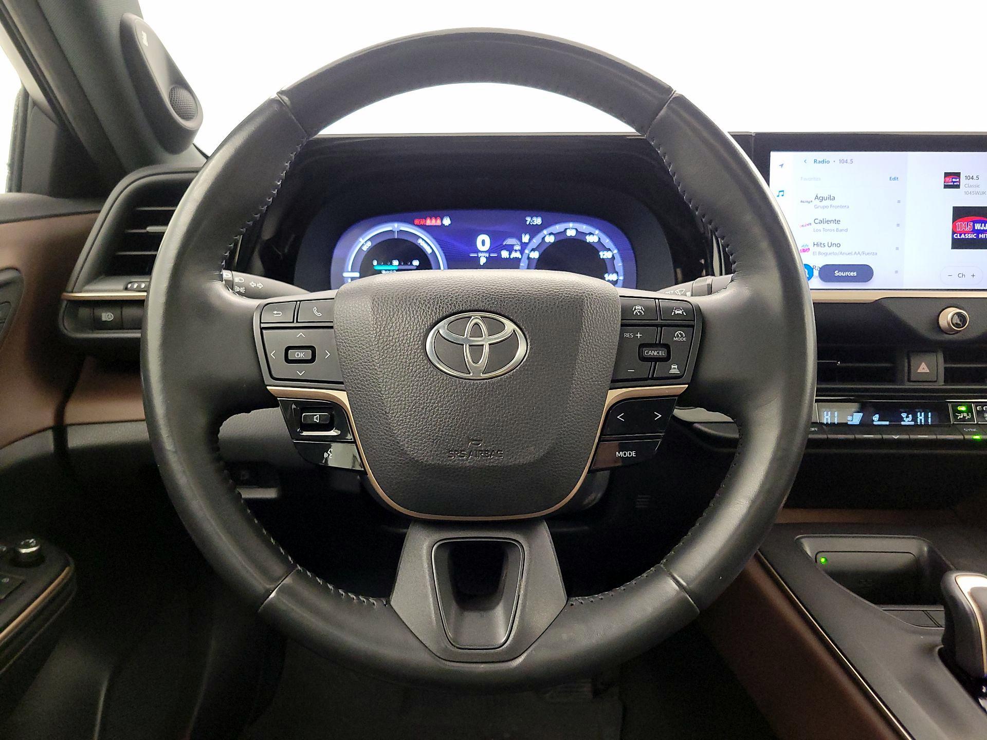 Thumbnail: 2023 Toyota Crown - 10