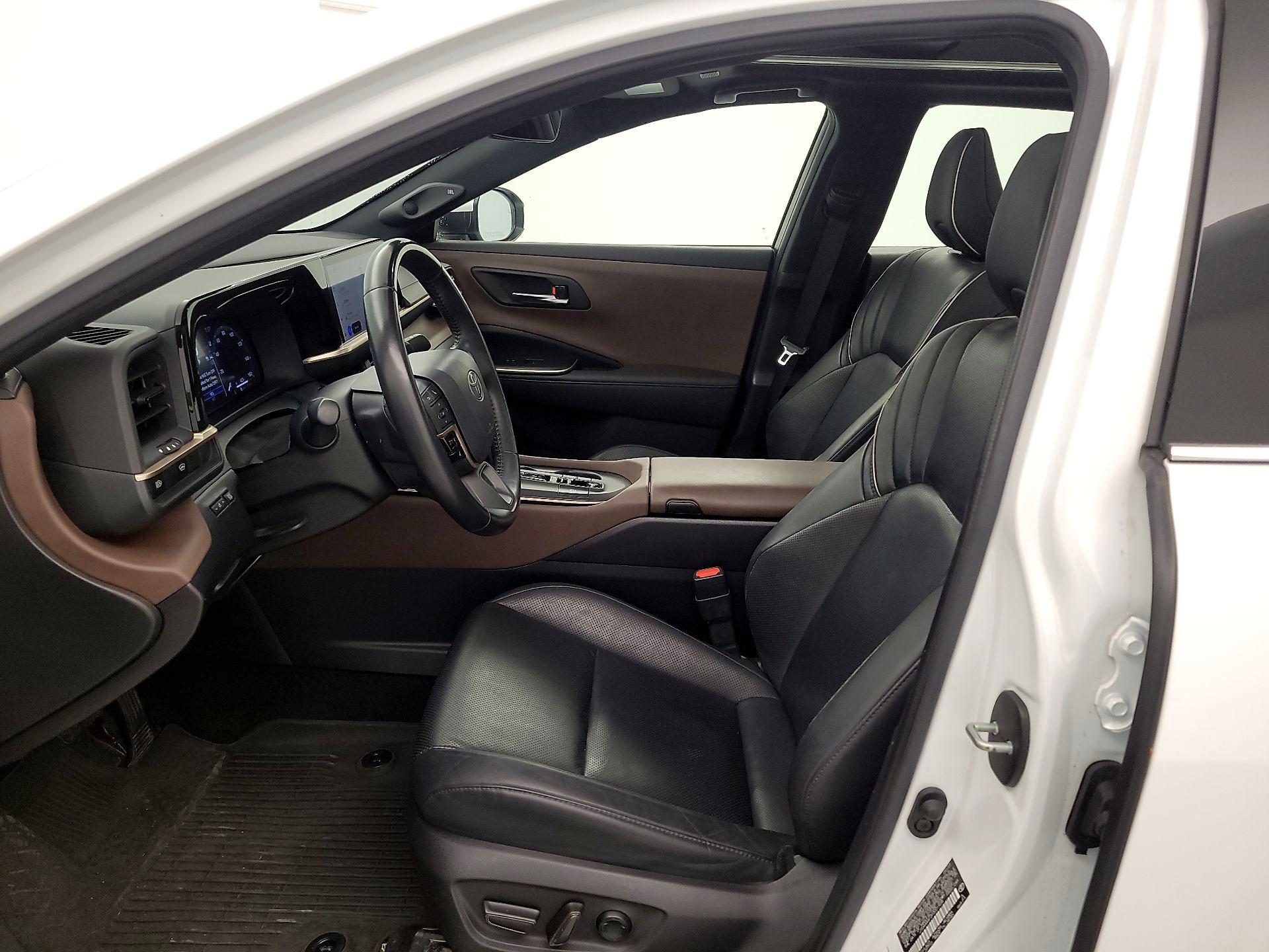 Thumbnail: 2023 Toyota Crown - 11